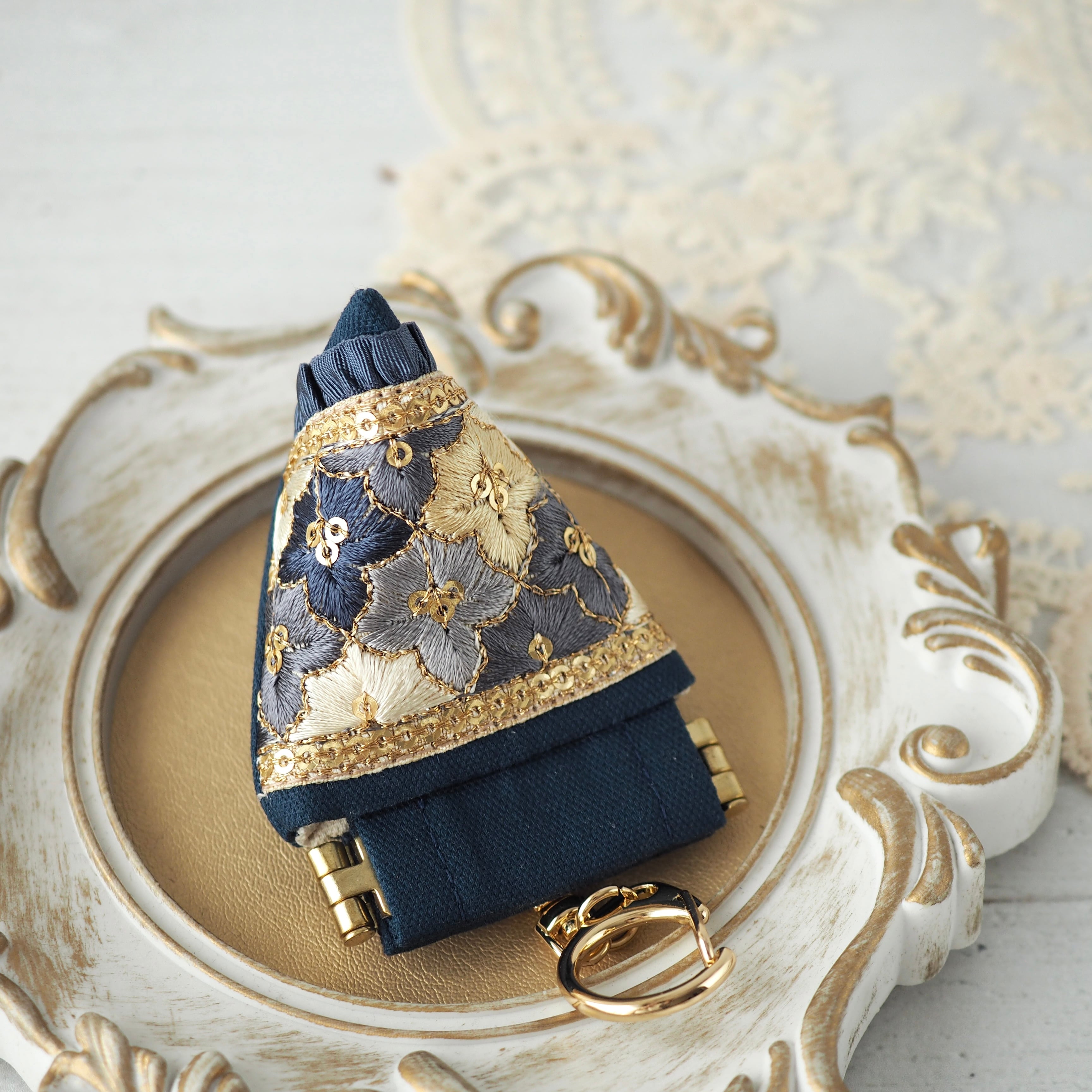 インド刺繍リボン ミニテトラポーチ | Link.hand-made インド刺繍ポーチ