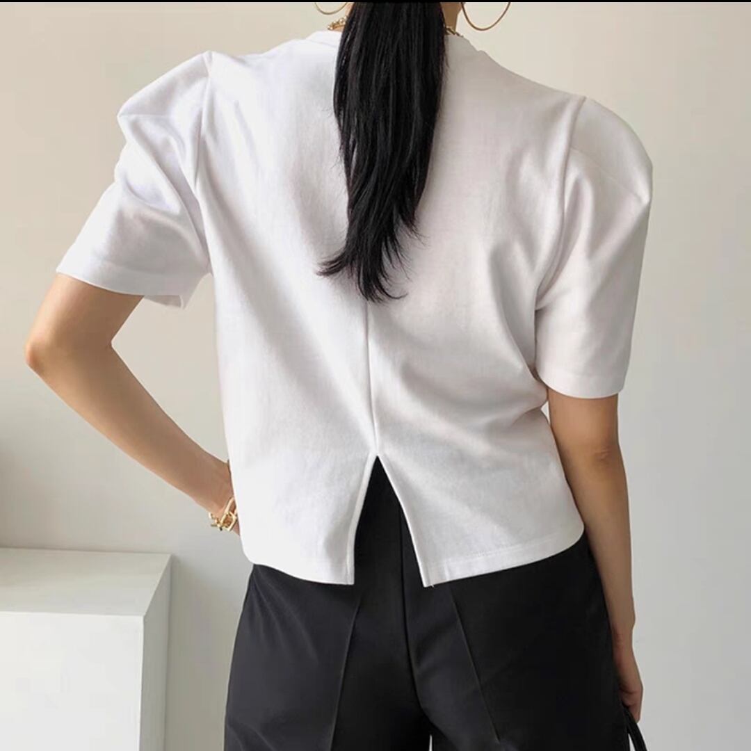 Back slit t-shirt《2color》