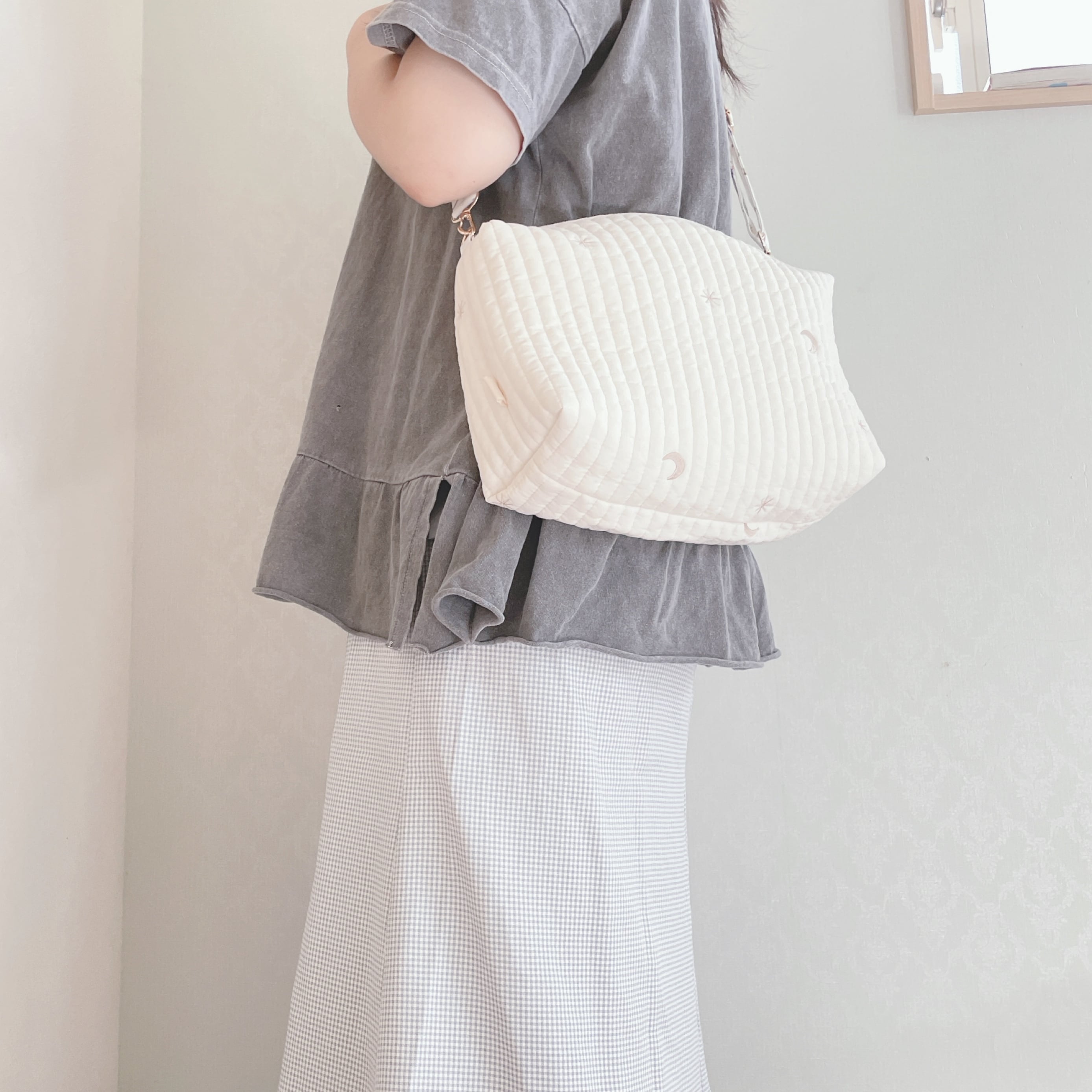 マルチポーチ ショルダーバッグ オムツポーチ(ピンクゴールドの月と森