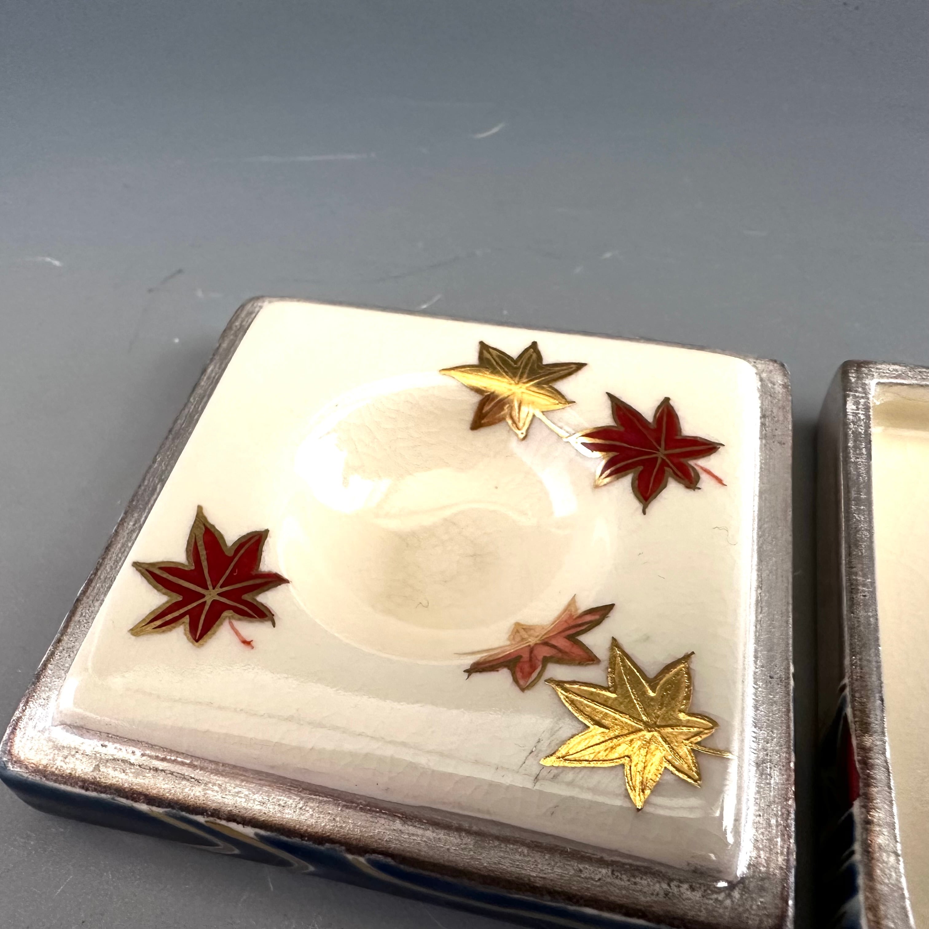 茶道具 色紙形 紅葉流水 香合 水無月窯 藤谷芳哉 共箱 秋 もみじ 炉用