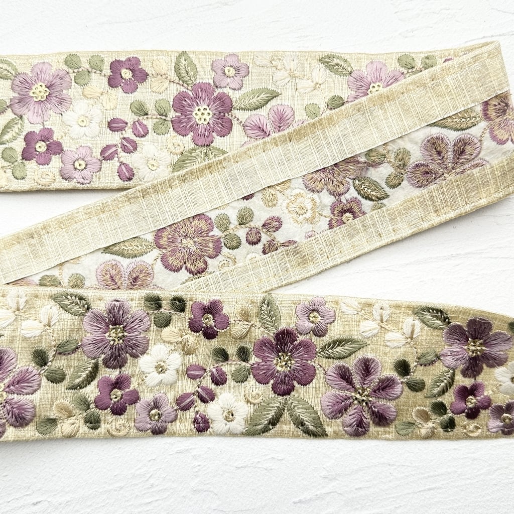 リーフ✕ゴールド刺繍❤ホワイト〜ベージュ〜水色系【1】インド刺繍リボン　タッセル リーフ✕ゴールド刺繍❤ホワイト〜ベージュ〜水色系【1】インド