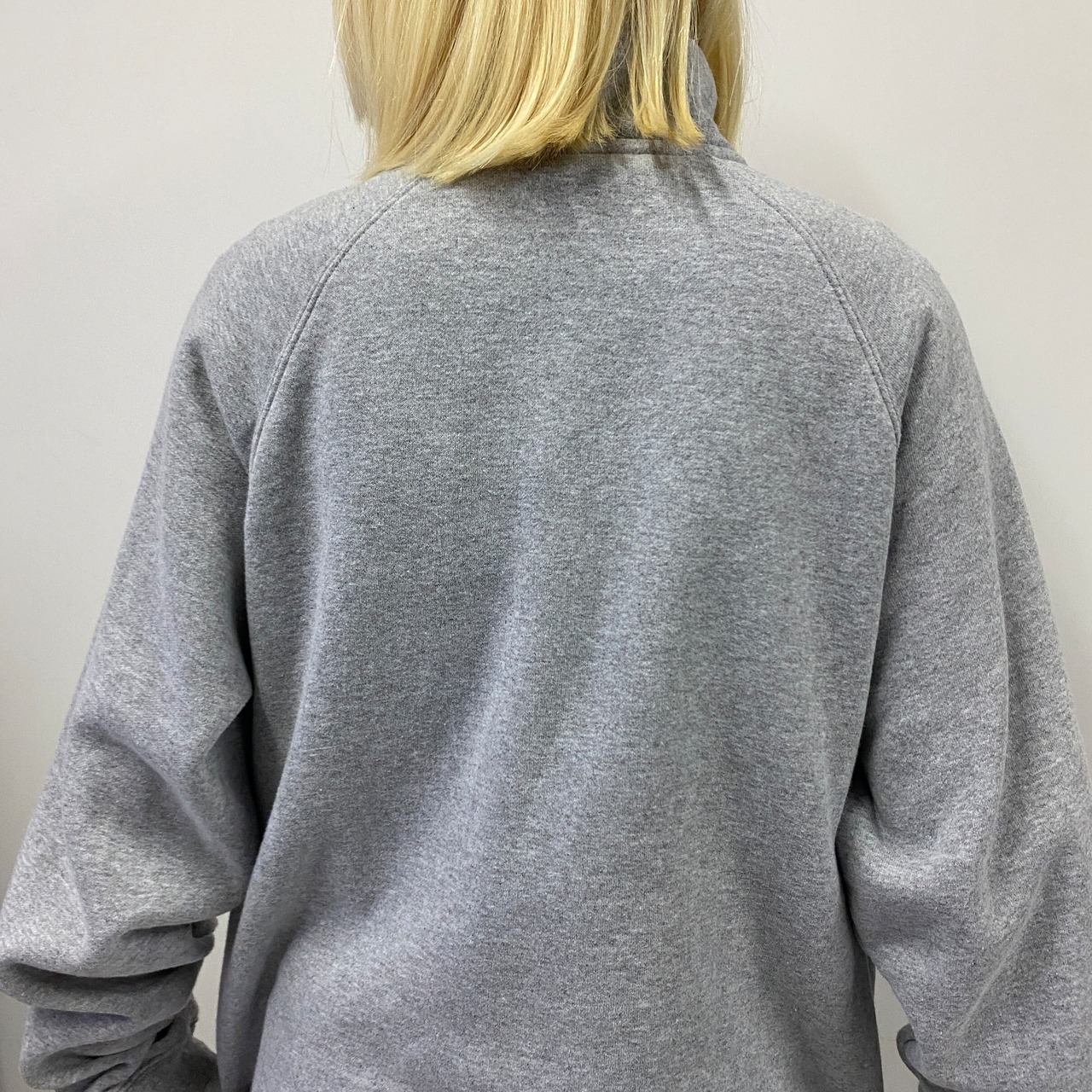 Carhartt カーハート ハーフジップ ハイネック 企業ロゴ 刺繍 