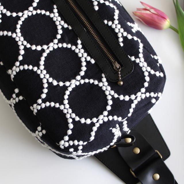 本革ボディバッグ　tambourine navy