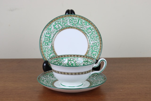 ウェッジウッド　プレイズ　トリオ　カップ　プレート　ケーキ皿　グリーン　唐草模様　イギリス　ヴィンテージ　WEDGWOOD　し129　