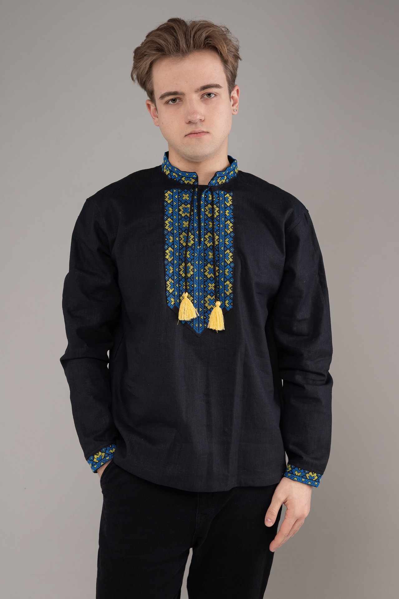 ウクライナ刺繍ヴィシヴァンカ　クロスステッチ手刺繍　Lサイズ　メンズ - 1