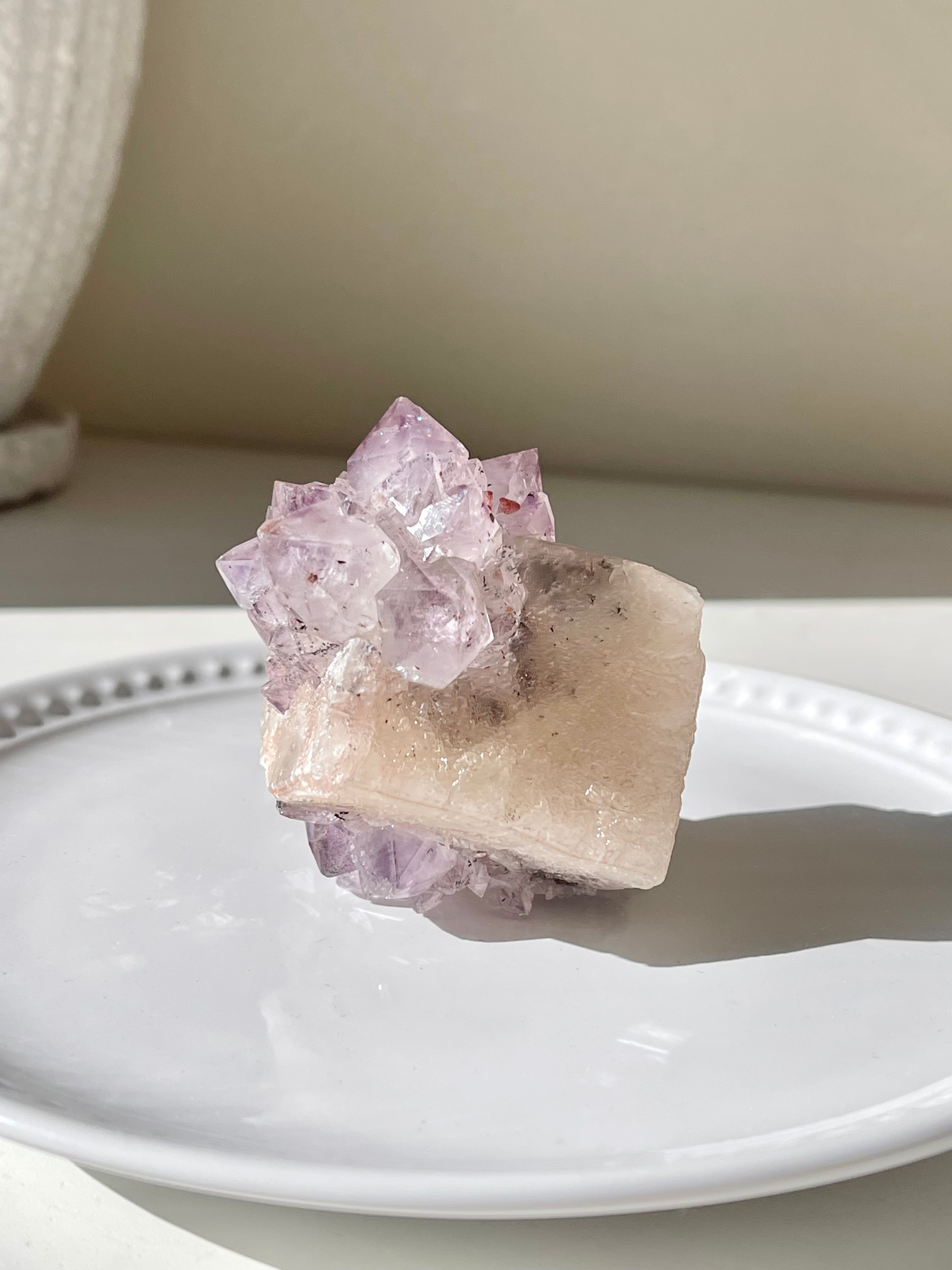 ブラジル産　ピンクスクエアカルサイト共生フラワーアメシスト