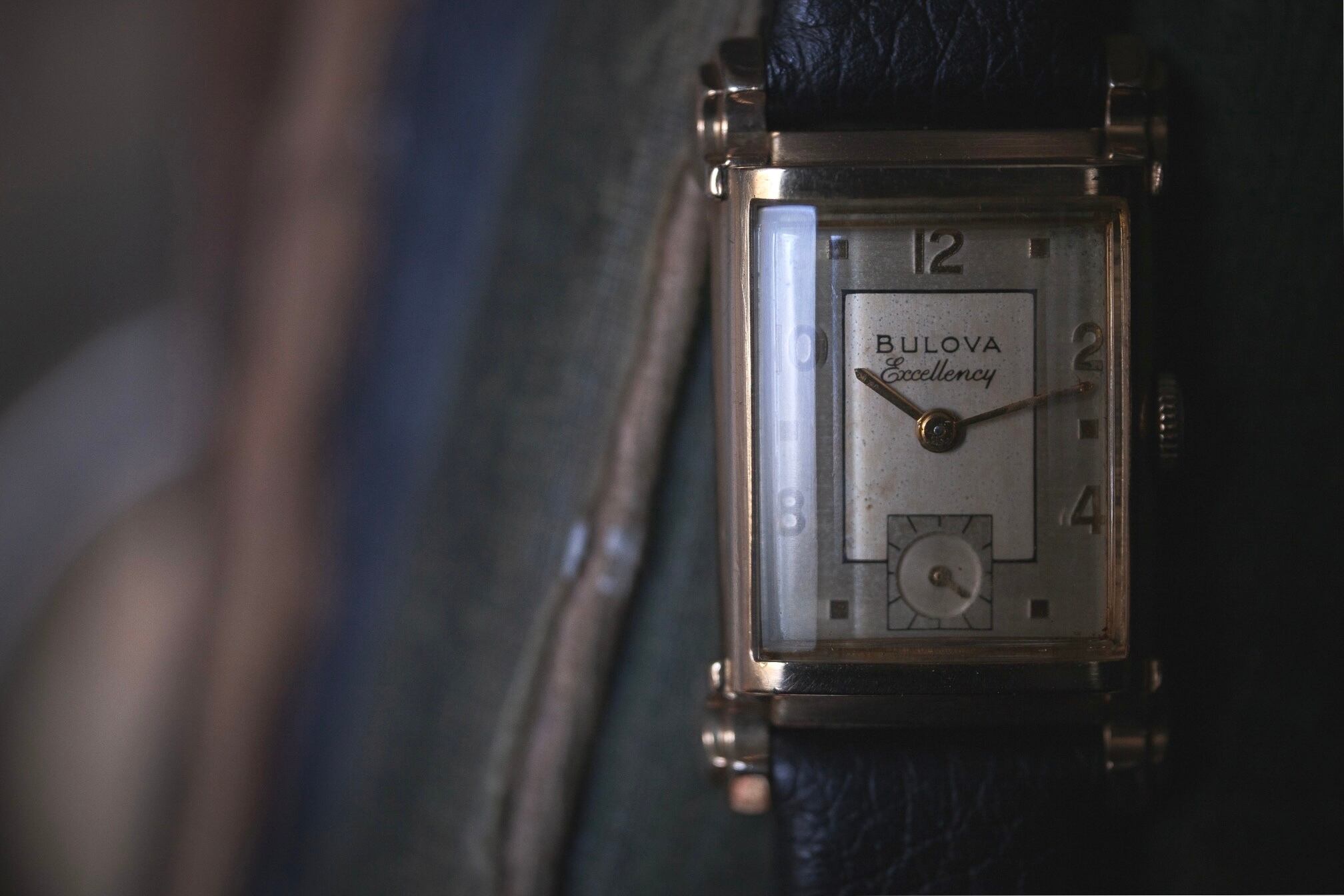 BULOVA】 1951 エクセレンシー アール・デコ様式 レクタンギュラー