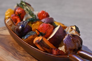 鴨胸肉の炭火焼き　お野菜と赤ワインソース