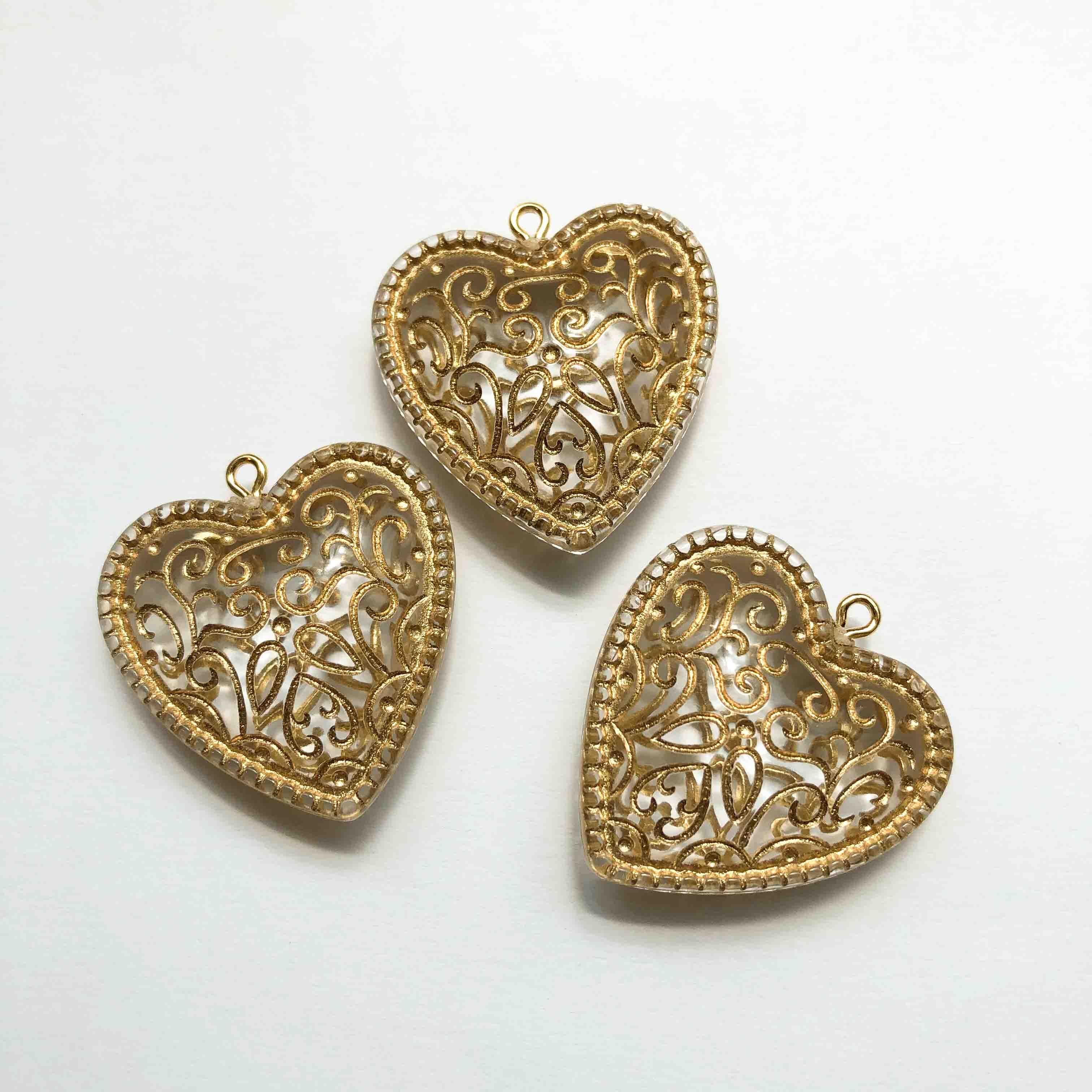 再入荷〉模様入りハートのアクリルチャーム（ゴールドライン） | Dua
