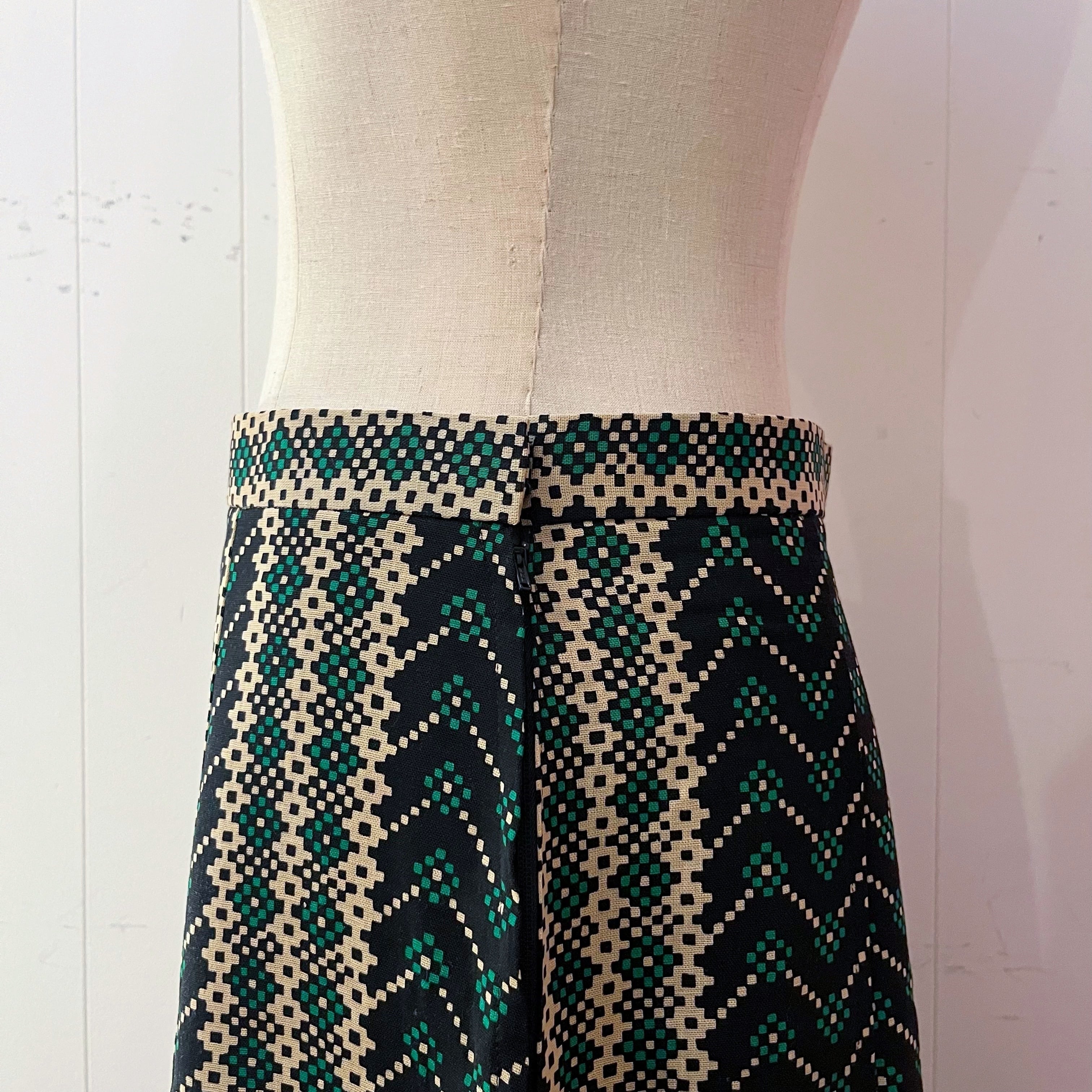 geometric flower tuck skirt