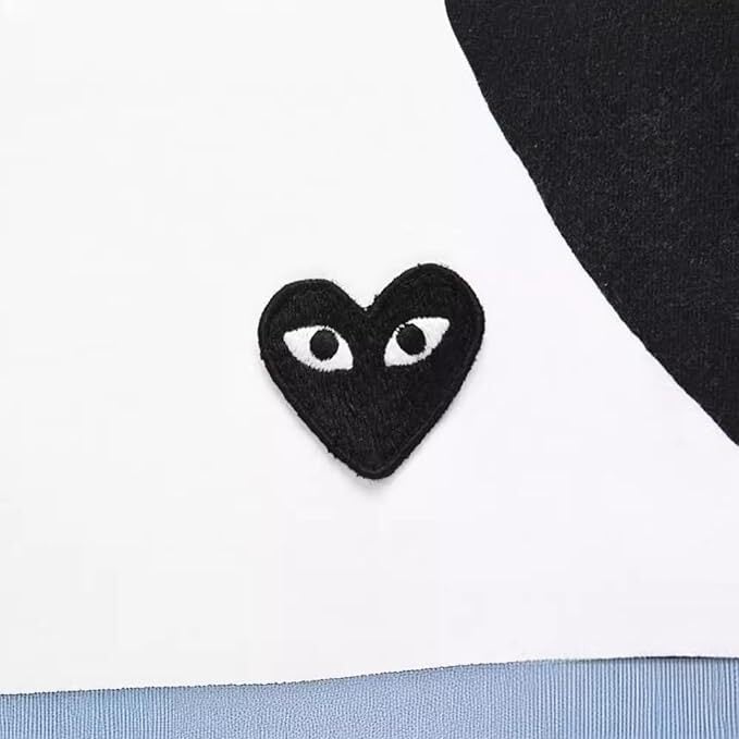 プレイ コムデギャルソン PLAY COMME des GARCONS マルチハートプリント cdg Tシャツ メンズ レディース 半袖 クルーネック ホワイト ロゴプリント カットソー