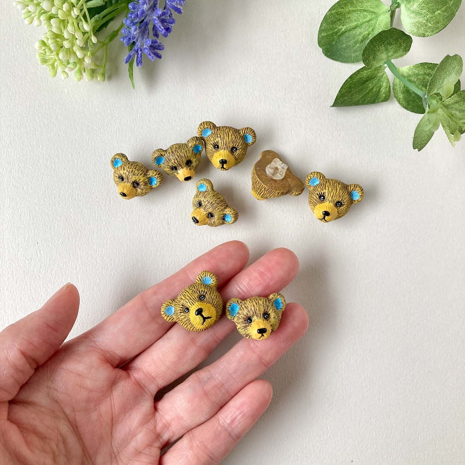 青い耳のクマの顔UKボタン（21mm/22mm） | Dua-アクセサリーパーツショップ