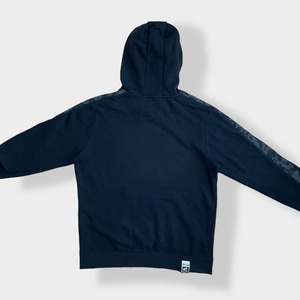 【PUMA】蛇柄 プーマ パーカー ロゴ プリントプルオーバー スウェット フーディー hoodie XL ビッグサイズ 袖 模様 切替 スポブラ 黒 us古着