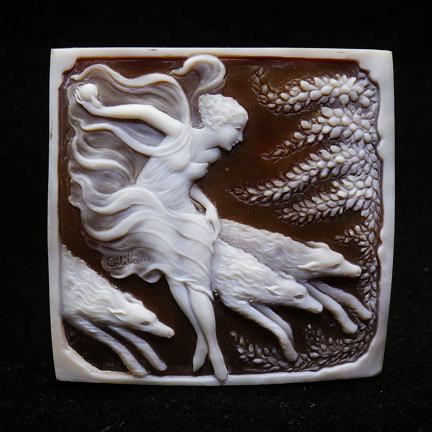 ライモンド・カリファーノ作 ”精霊と狼たち”