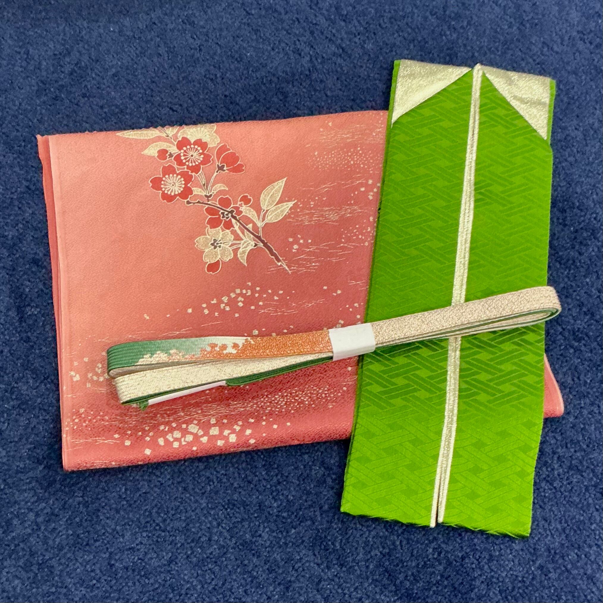 モノクロの秋草＊たたき染め 菊 桔梗 萩 白 墨黒 グレー ブラック 訪問
