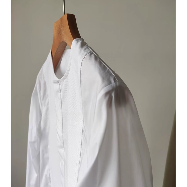 【ワンポイント刺繍ラウンドネックシャツ】P00179