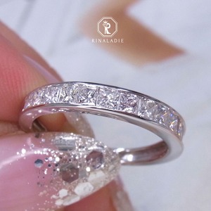 K18WG天然ダイヤモンド★プリンセスカットのハーフエタニティリング