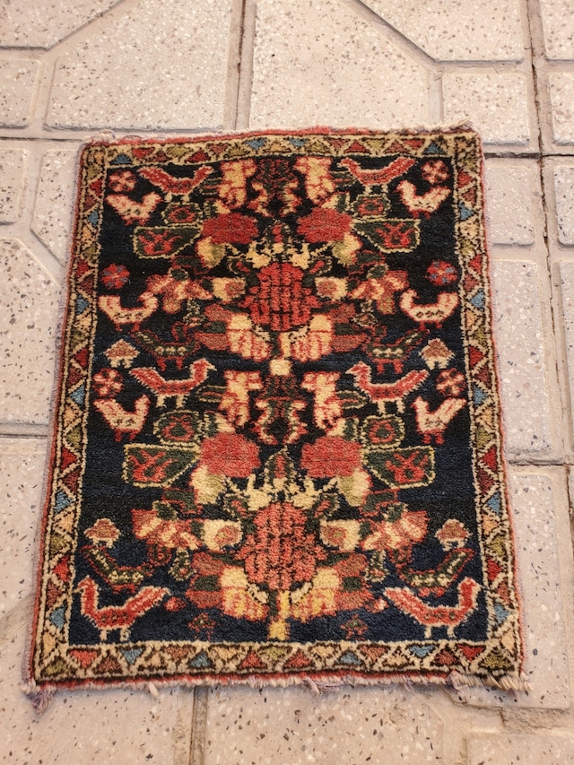 絨毯クエスト44【No.53】 ※現在、こちらの商品はイランに置いてあります。ご希望の方は先ずは在庫のご確認をお願いします。