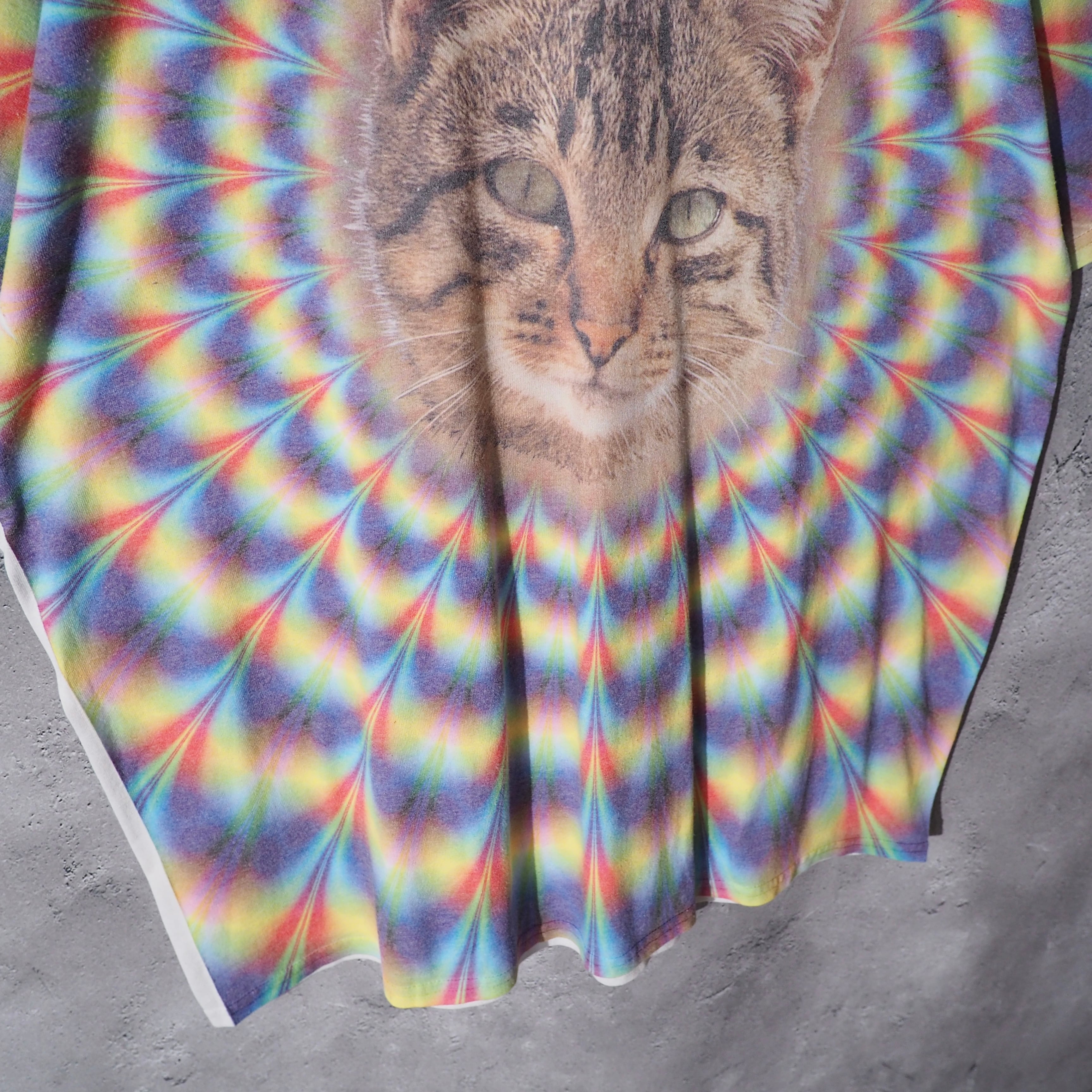 ” Psychedelic cat face ” photo printed loose Tee