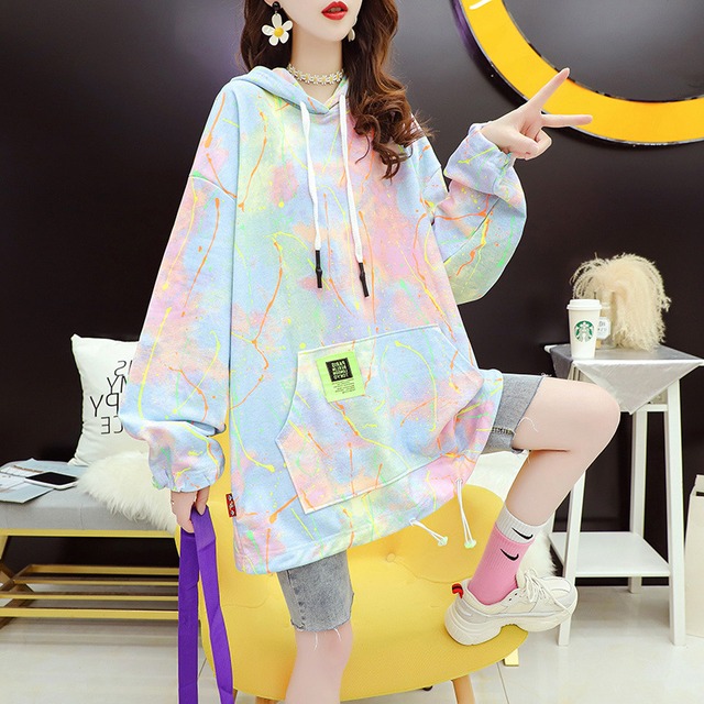 【送料無料】 2色 トップス パーカー レディース ルーズ フーディー フード付き 長袖 おしゃれ 個性的 プルオーバー カジュアル 可愛い 大きめ 大きいサイズ ゆったり こなれ感 タイダイ ペイント 絵具 Ｍ L XL 2XL 3XL コーデ 通学 学生 通勤 ピンク 黄 イエロー 10代 20代  春 秋 冬 トレンド インスタ映え 韓国 ファッション お揃い 普段着 着回し 双子 ママ ママコーデ 女子会 デート 公園 お洒落 存在感 主役級 ガーリー ゆる オーバーサイズ db2126