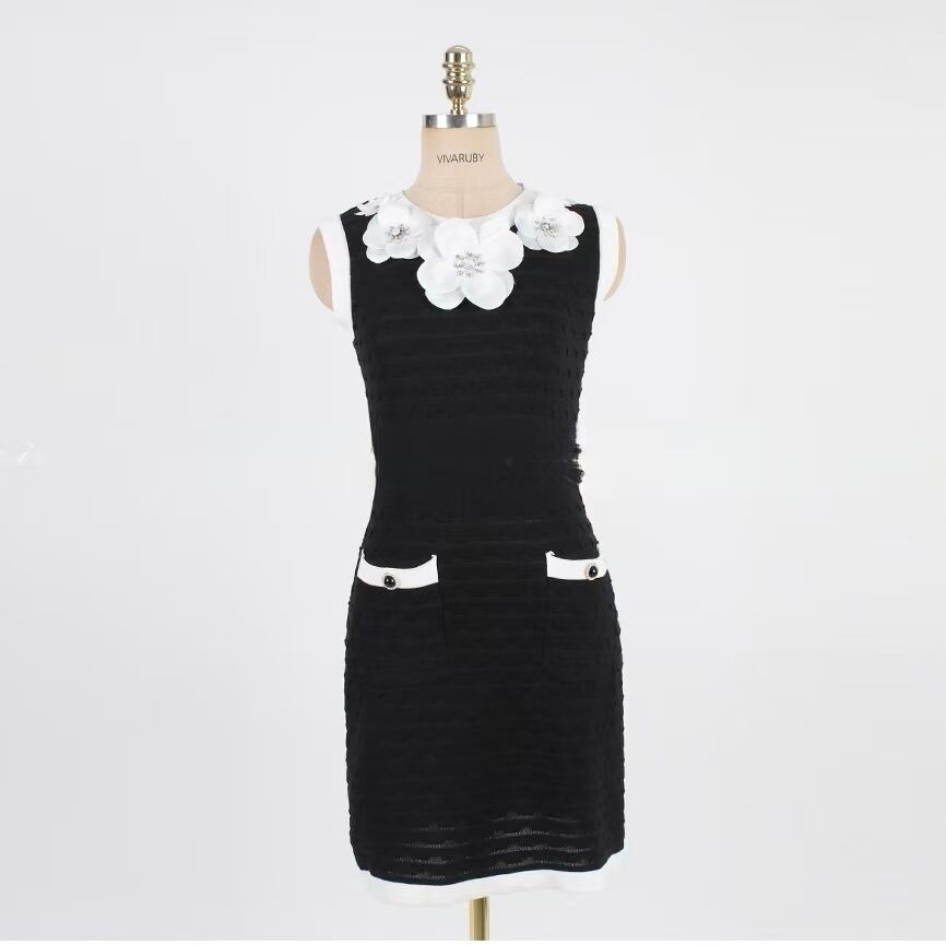 ⭐︎ ♡chan♡⭐︎エレガントなブラックパーティードレス ミニドレス キャバドレス ホルターネック セクシー キラキラ