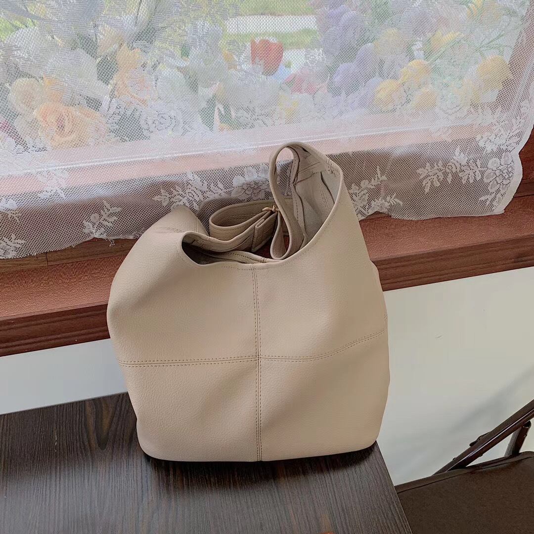 シンプルトートバッグ