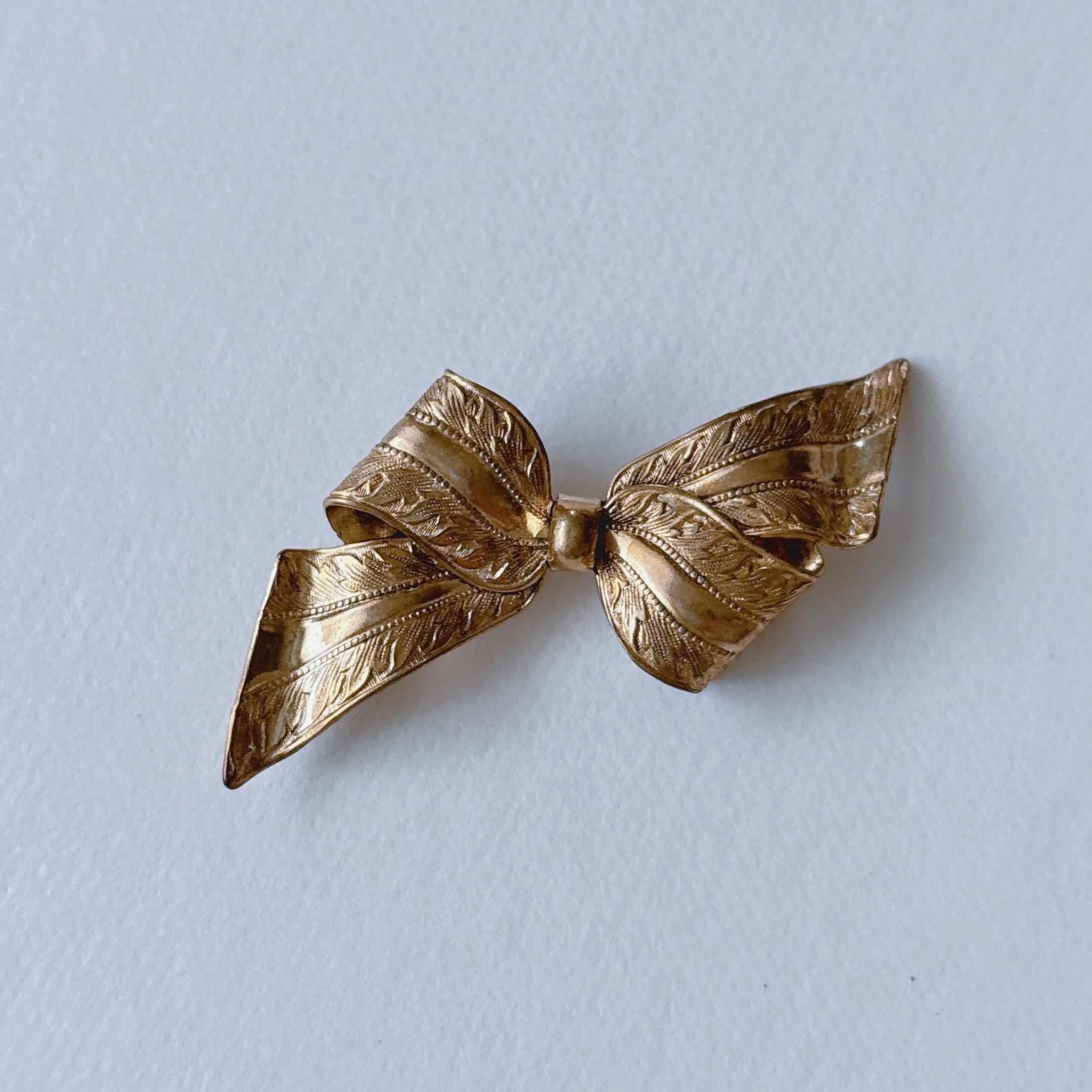 Vintage 70s gold tone ribbon brooch ヴィンテージ 70年代 ゴールド