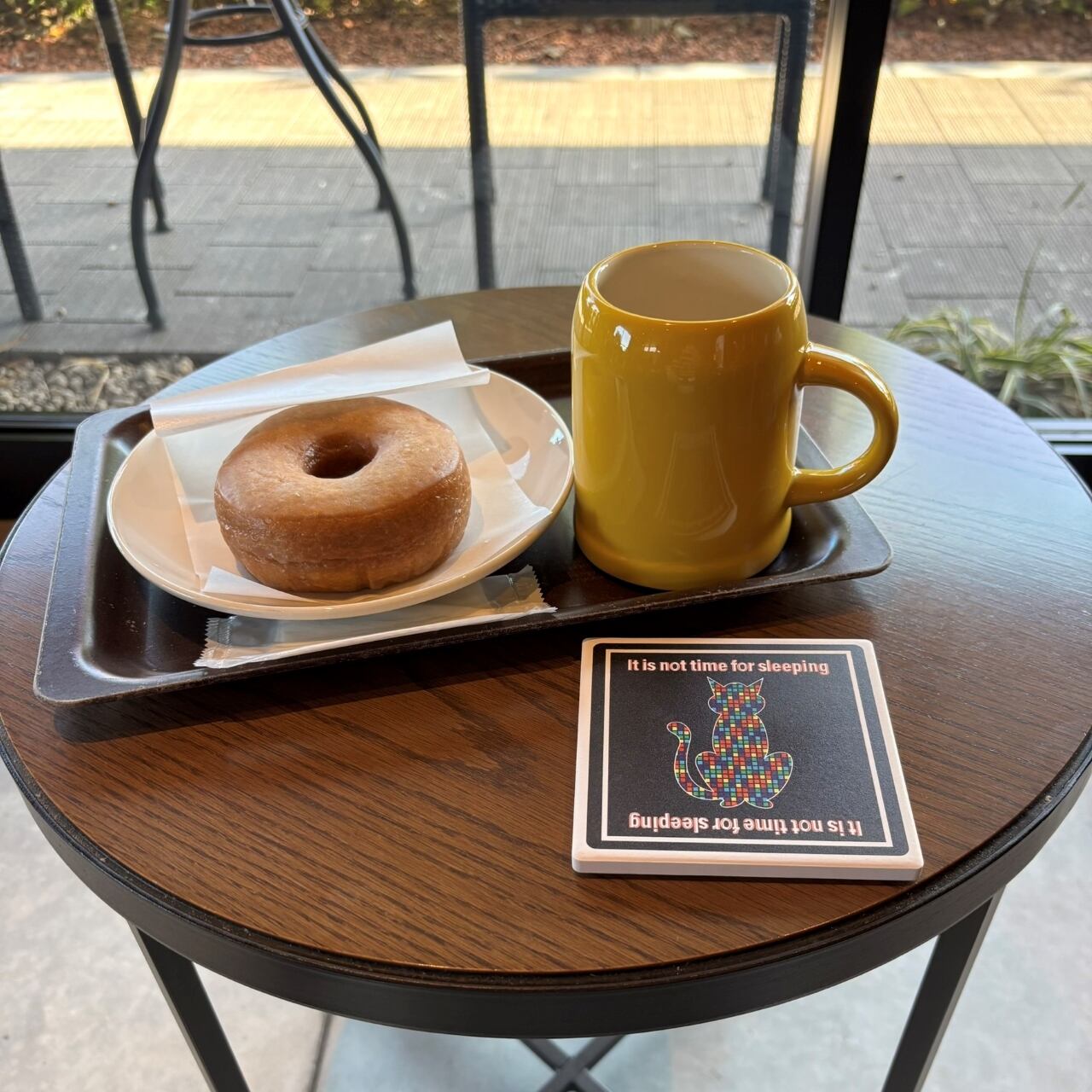 DHD(M)029【白雲石吸水コースター　まわりが黒ネコ】