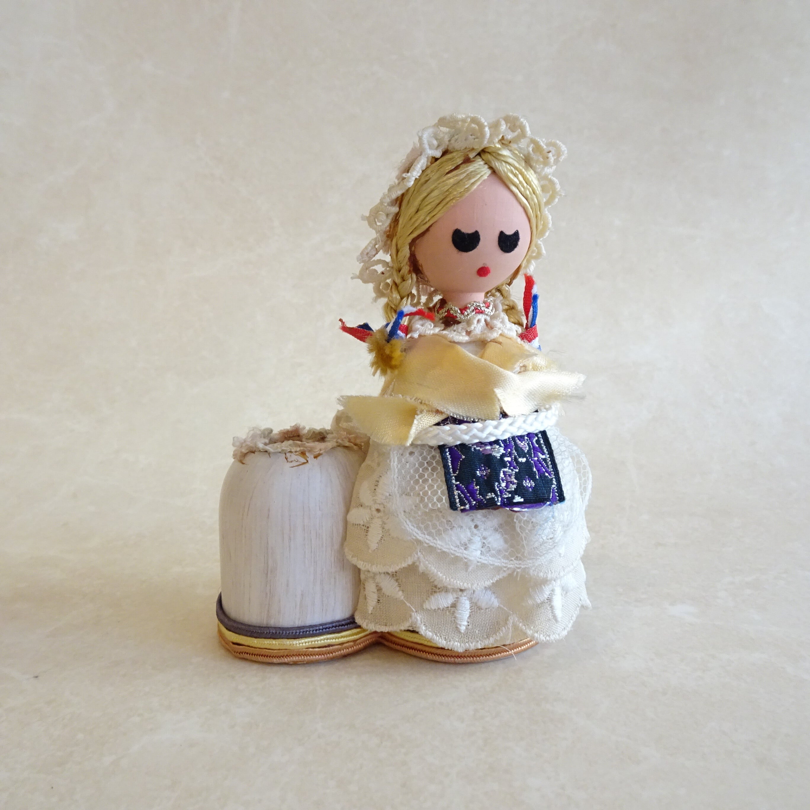 クロアチア ハンドメイドの少女のオブジェ | 純喫茶家具の村田商會