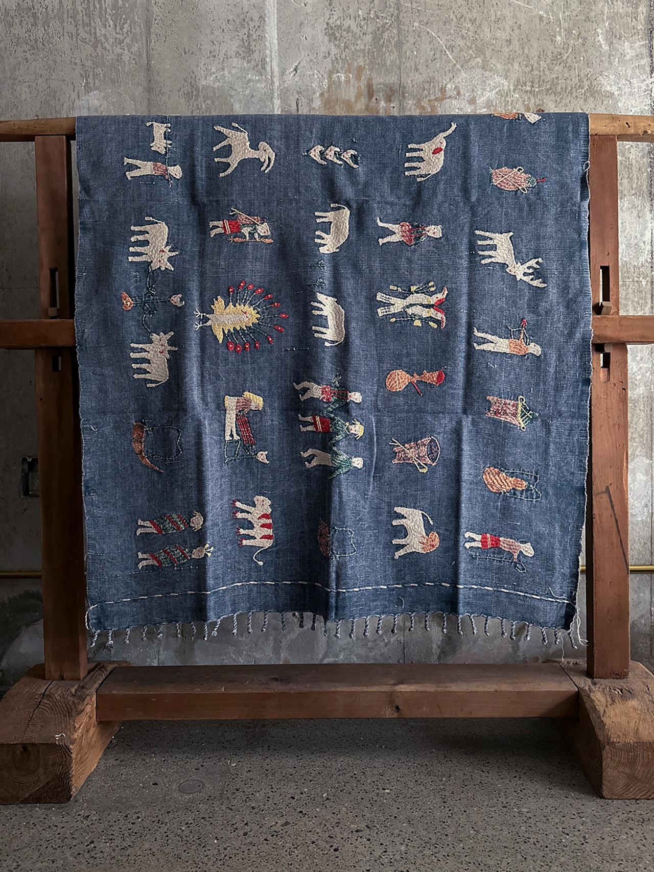 Naga tribe／Stonewashed embroidery rug（Blue）