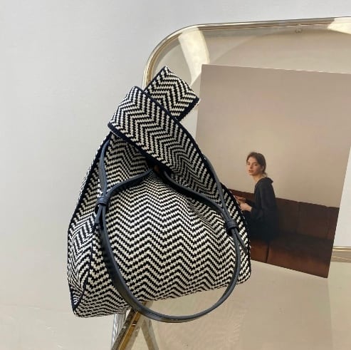 【新品未使用タグ付き】ZARA ヘリンボーン柄ドロップショルダーコート ヘリンボーンショルダーパッドブレザー - グレー | ZARA Japan