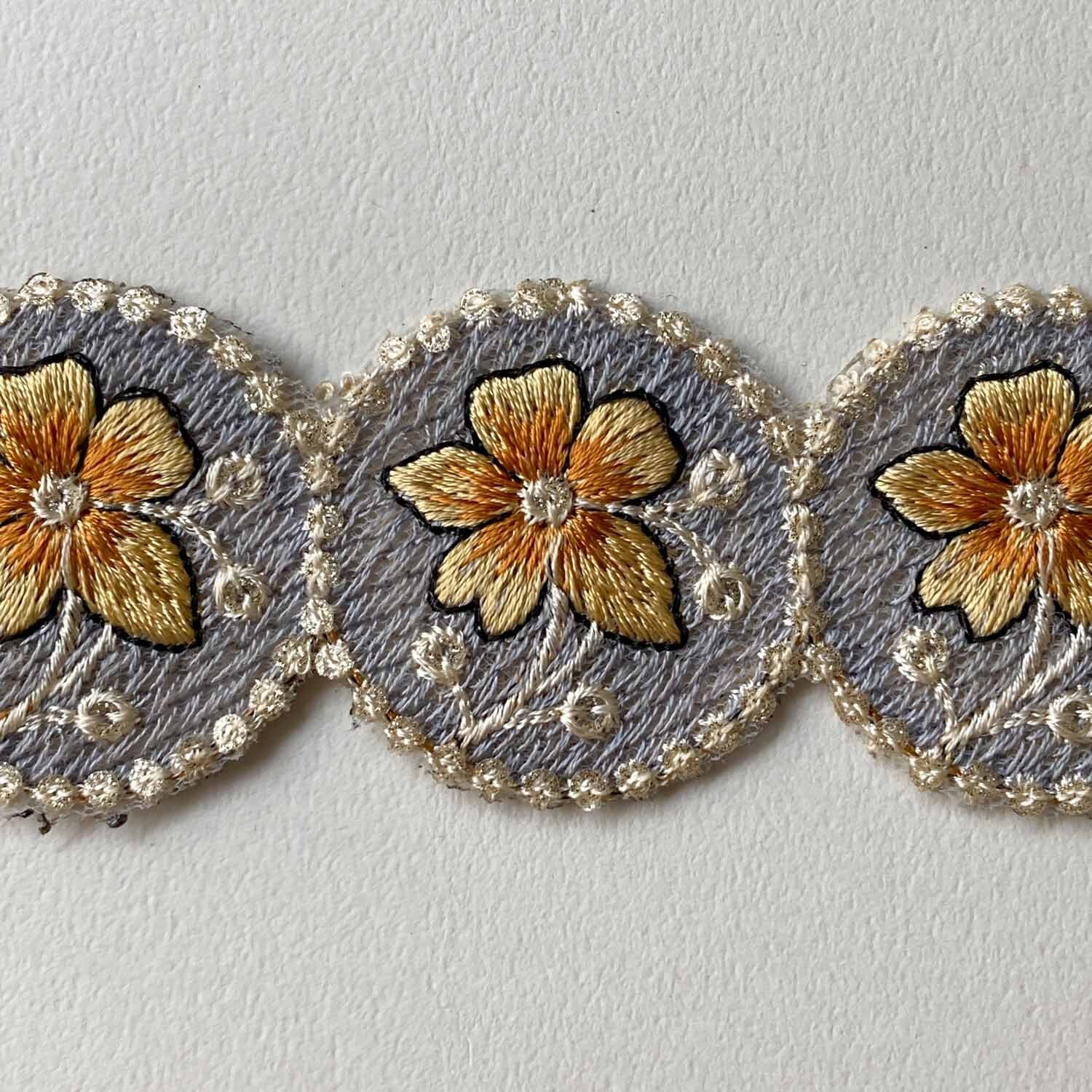 再入荷〉一輪花の丸モチーフインド刺繍レース（50cm〜） | Dua