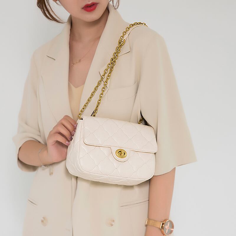 ネットレッドフェアリースモールバッグ2020新しいトレンディワイルドチェーンショルダーメッセンジャーバッグファッション刺繍小さなスクエアバッグ Tiancai_Wing_Bag1756137