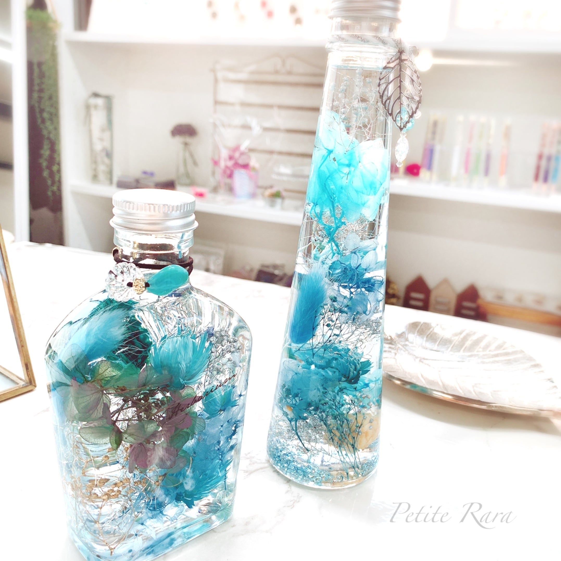 展示】彩るハーバリウム 07 ターコイズブルー【ウィスキー型 200ml  