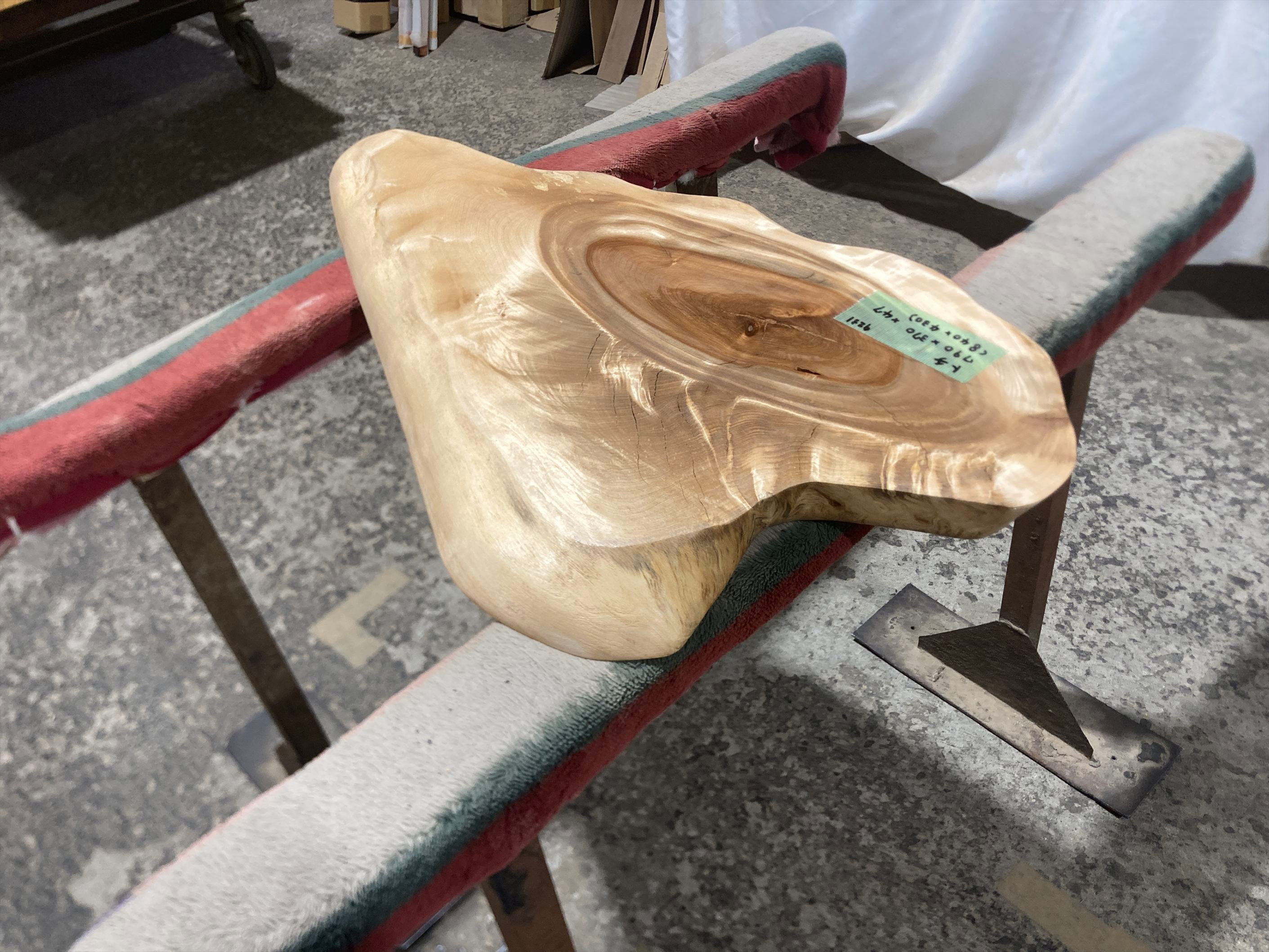 松、一枚板、ローテーブル 松、一枚板、ローテーブル