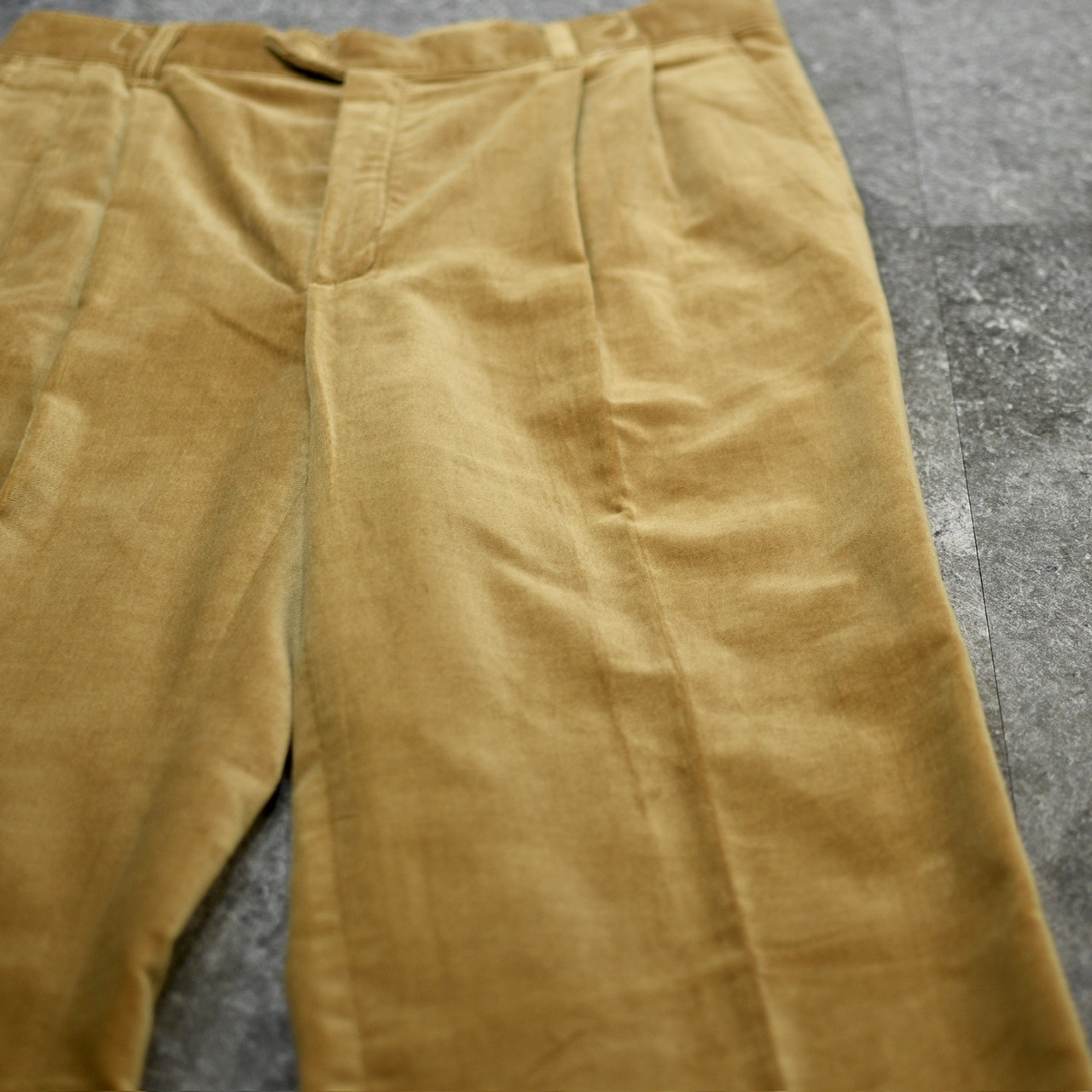 dead stock velour tuck slacks