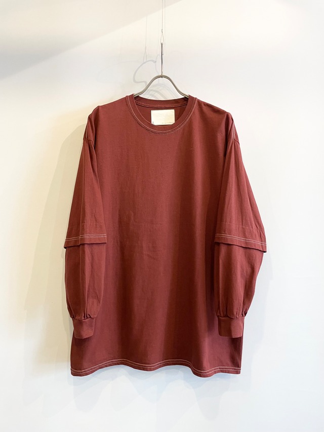 TrAnsference loose fit sleeve layered T-shirt - dark red garment dyed