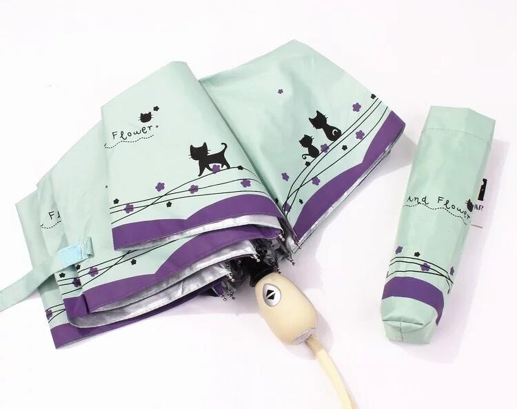 雨の日が楽しくなる猫柄の折り畳み傘