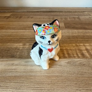 花冠をつけたねこちゃん