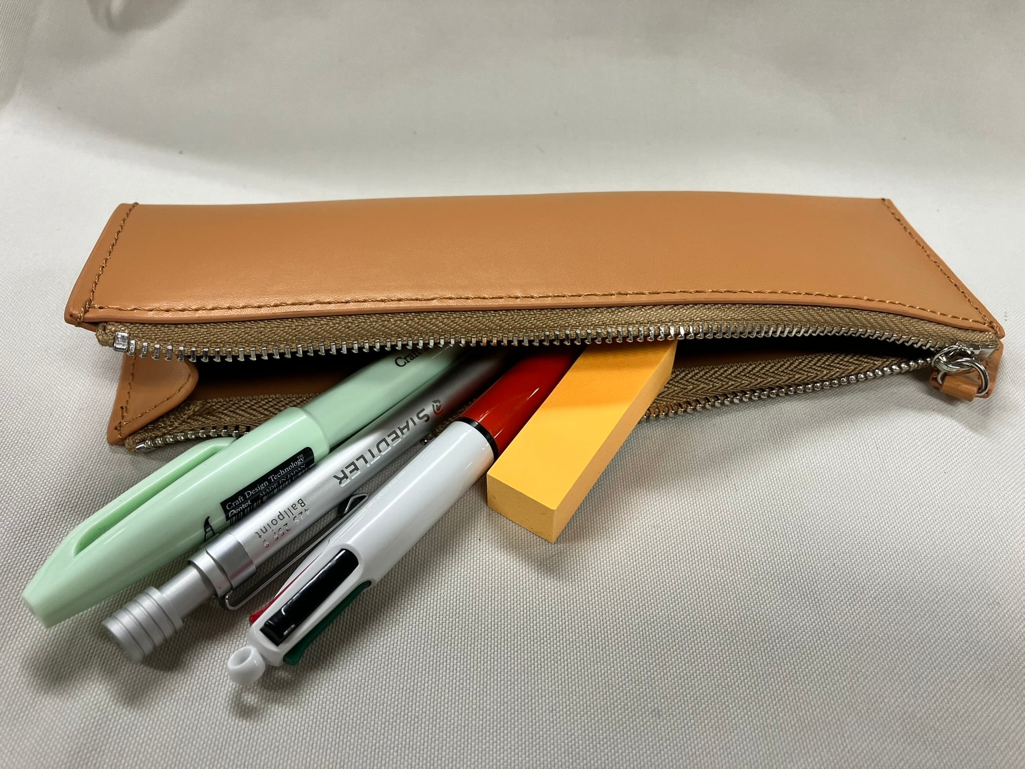 ラダイト THE POST プレナーペンケース キャメル｜SealPlus | 文房具