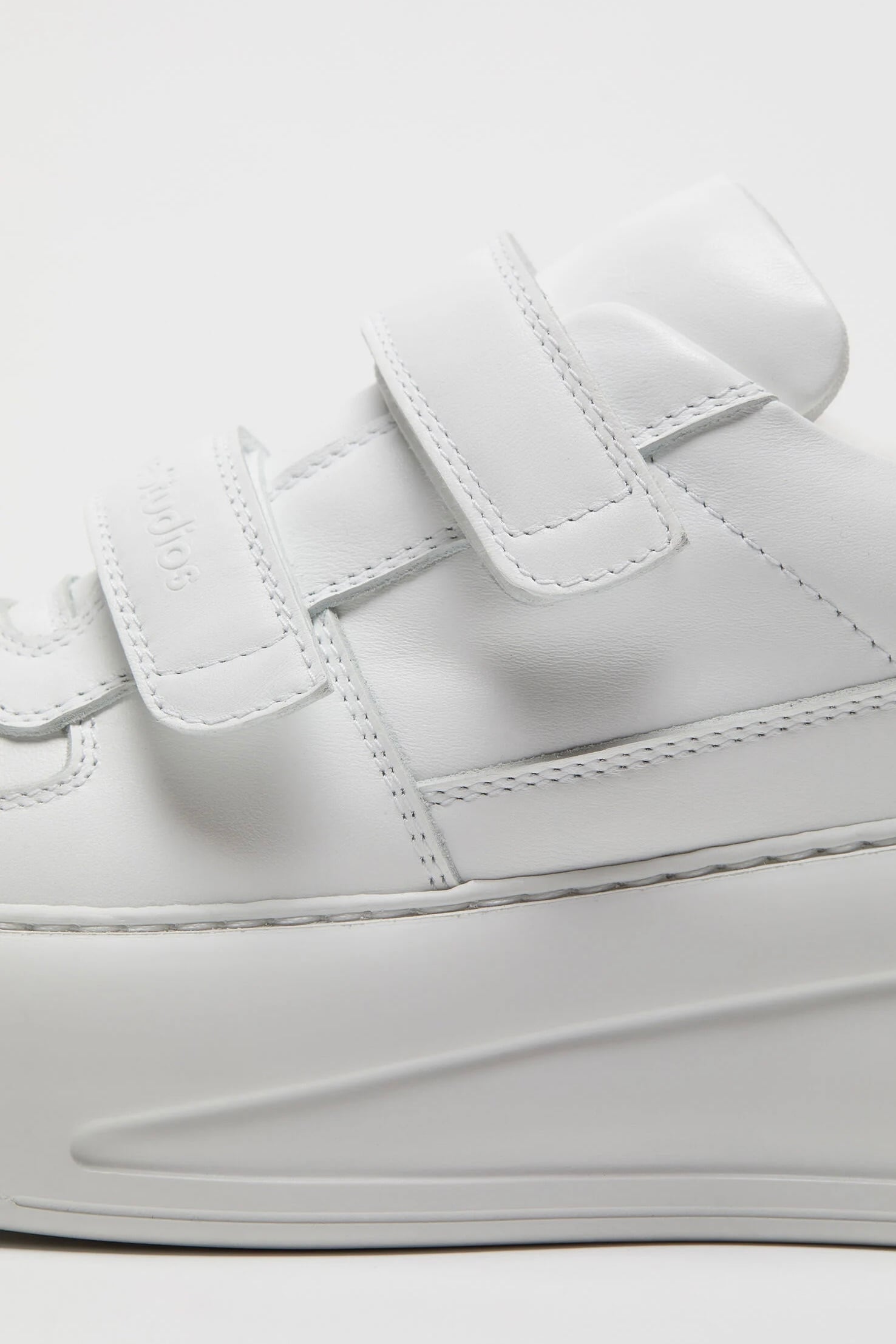 ACNE STUDIOS 】ベルクロストラッププラットフォームスニーカー