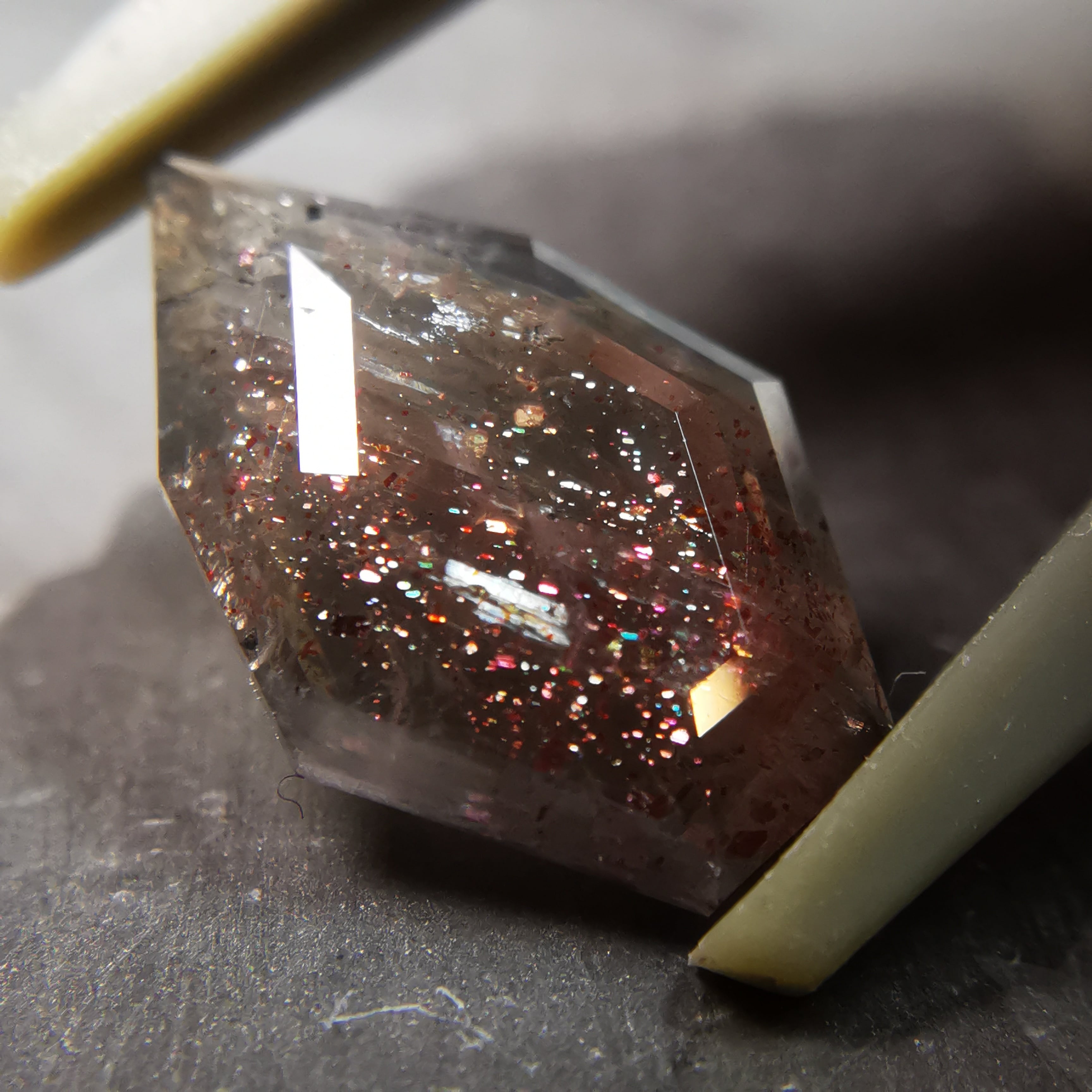 ブラックサンストーンムーンストーン 1.30ct / I-1703-2P | Tam＆Tam