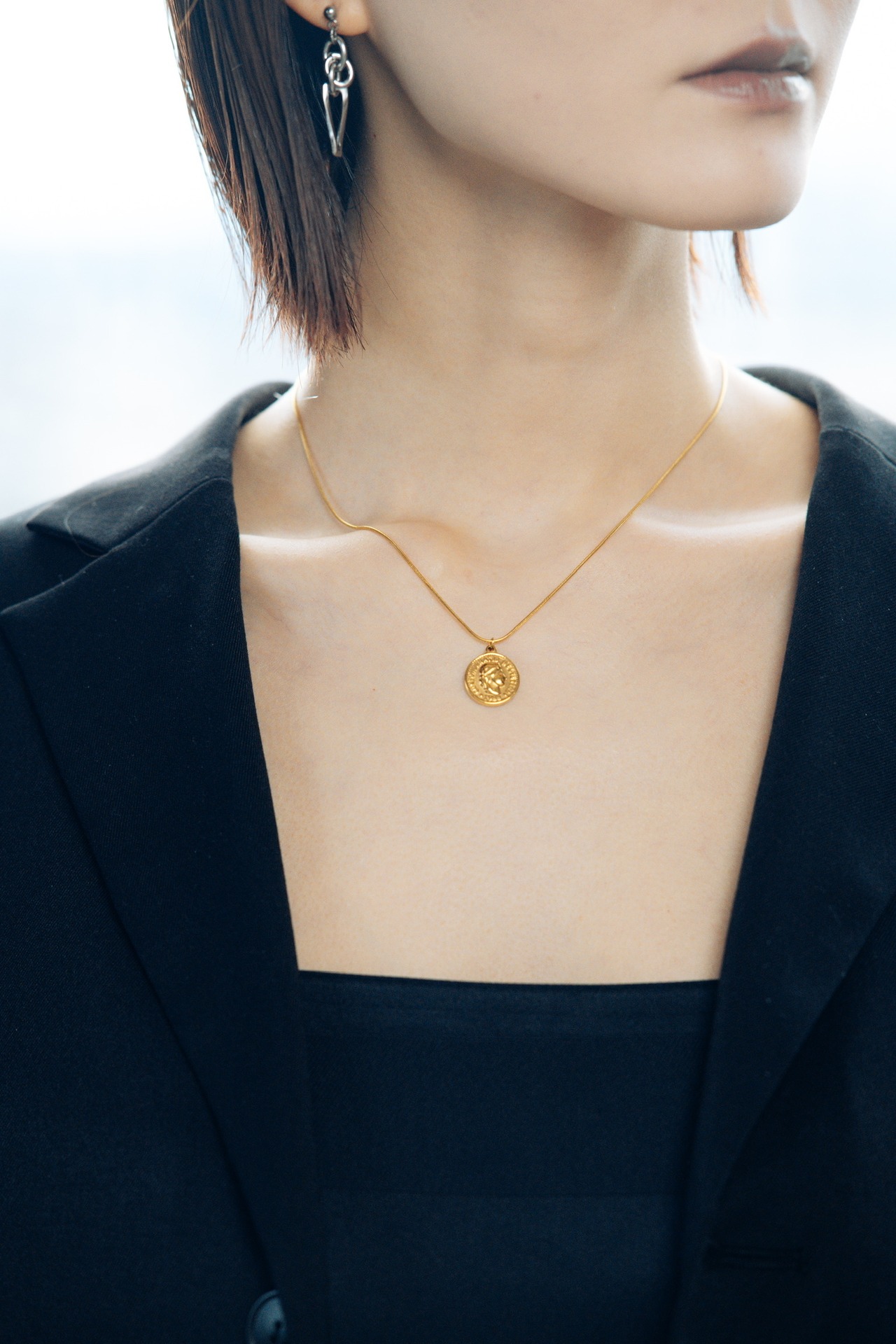 『自由を手にする』 coin necklace