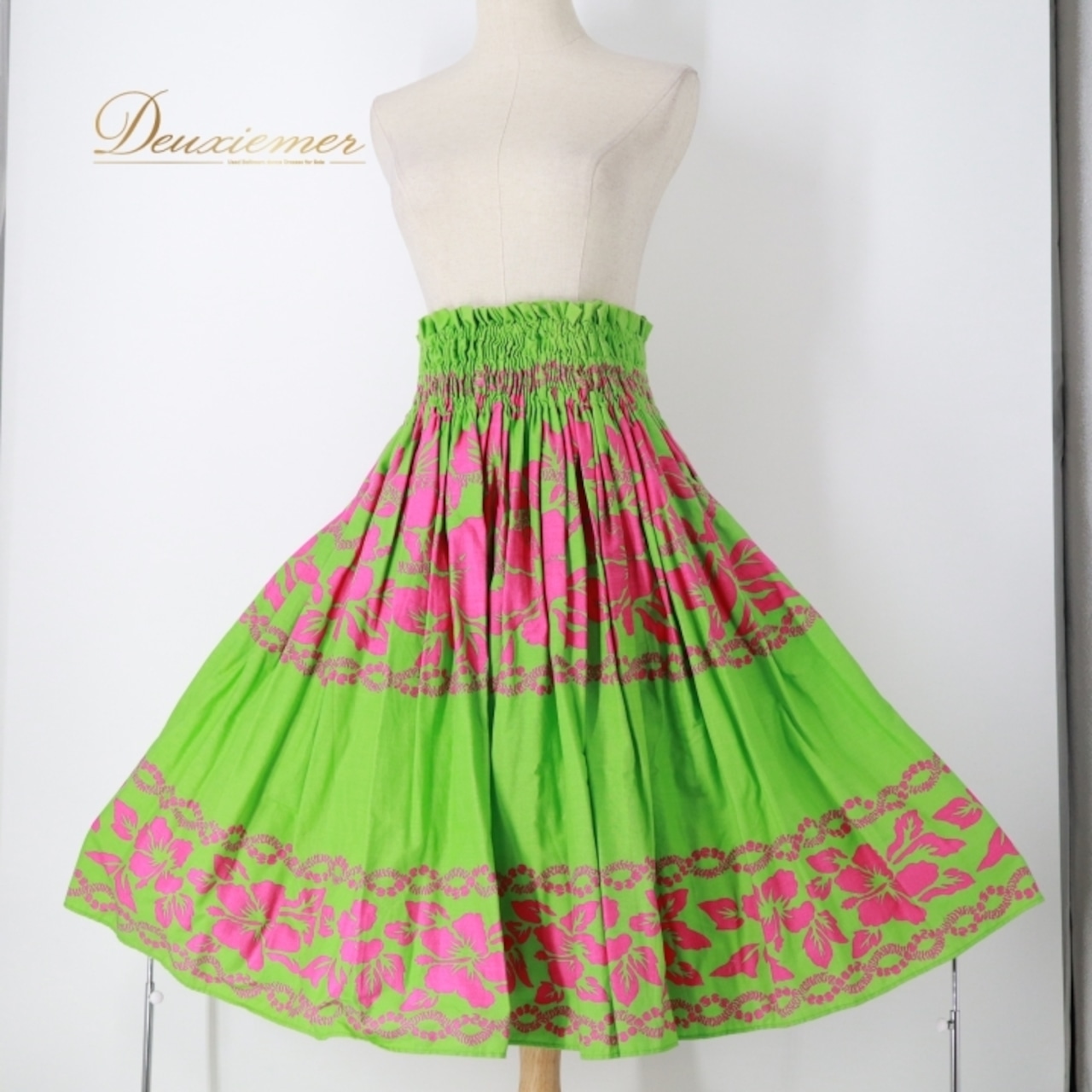 フラダンス 衣装 パウスカート グリーン系 ハイビスカス柄 ハワイアンプリント アロハ フラ ダンス レッスン 練習 華やか 鮮やか かわいい おしゃれ シングル スカート フレア ふんわり 軽やか ピンク系 ピンク 黄緑 フラダンス衣装 アロハシャツ 練習着 ハイビスカス柄スカート カジュアル スカートファッション お洒落