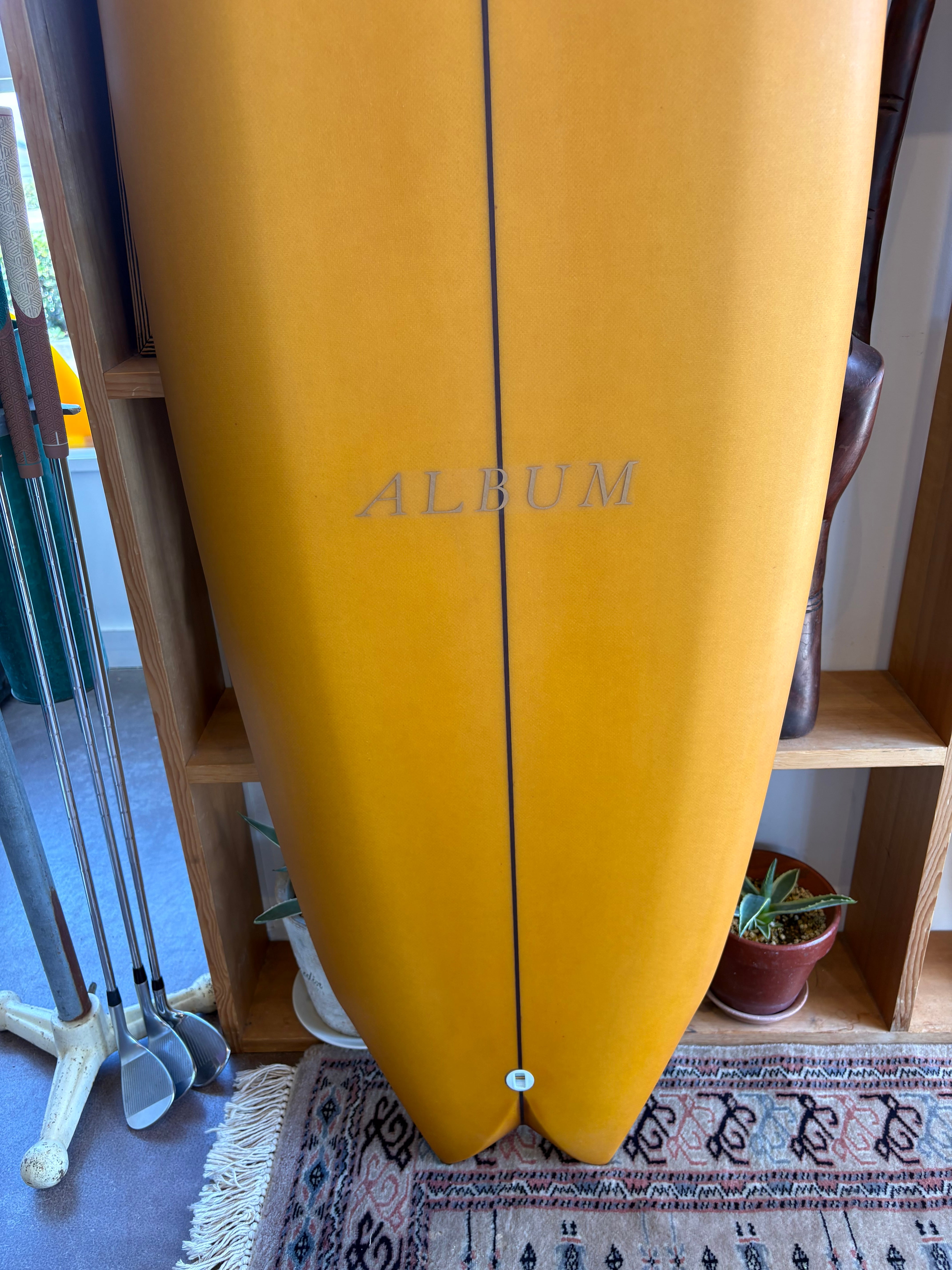 ALBUM SURFBOARD 5'7