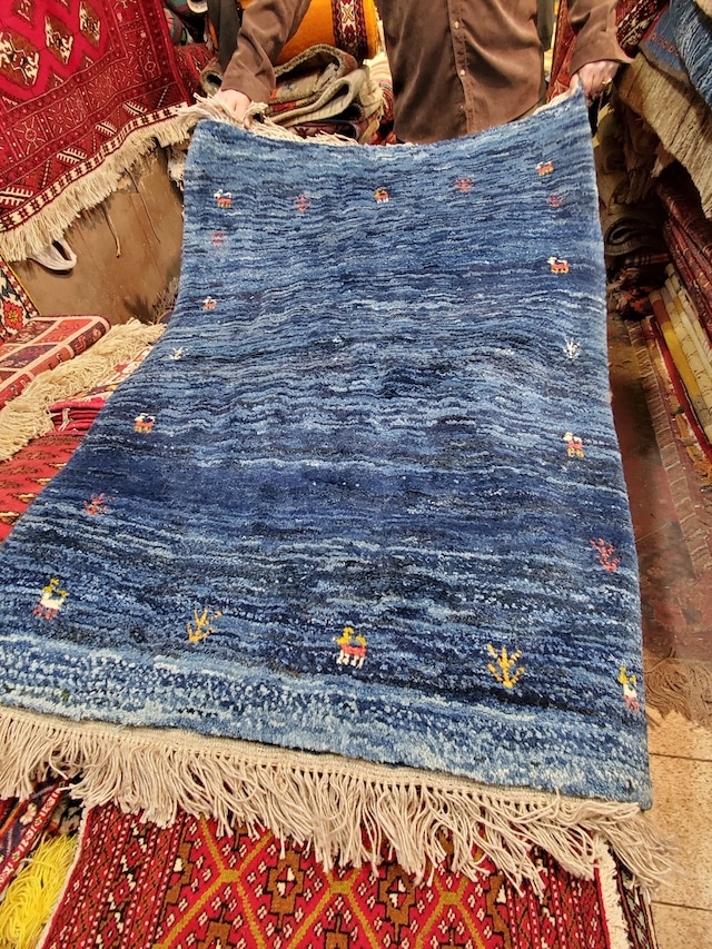 絨毯クエスト42 後編【No.165】Gabbeh 青 ※現在、こちらの商品はイランに置いてあります。ご希望の方は先ずは在庫のご確認をお願いします。