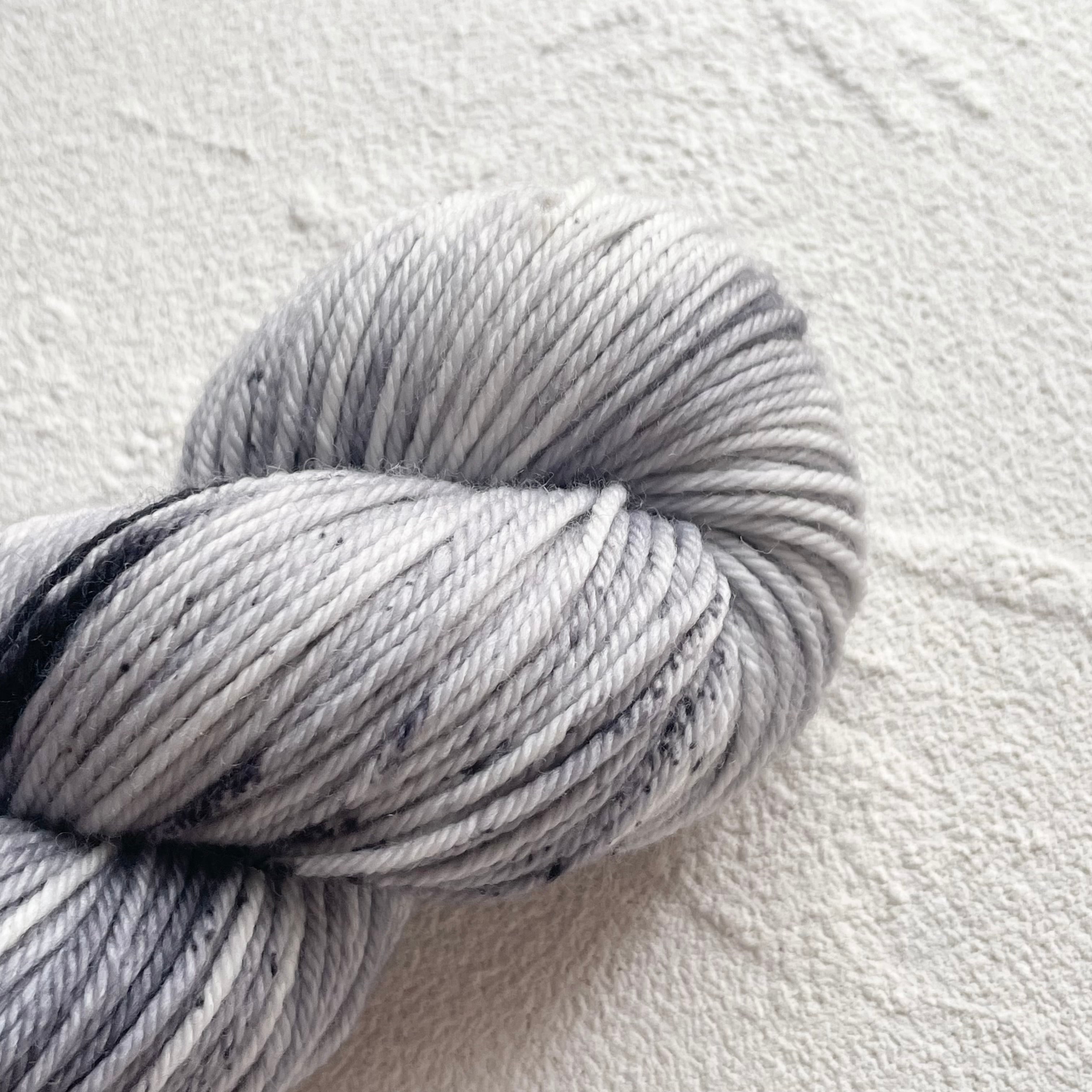 Basic Sock DK【勝手口の通いねこ】 | IRODORI YARN | 手染め毛糸と