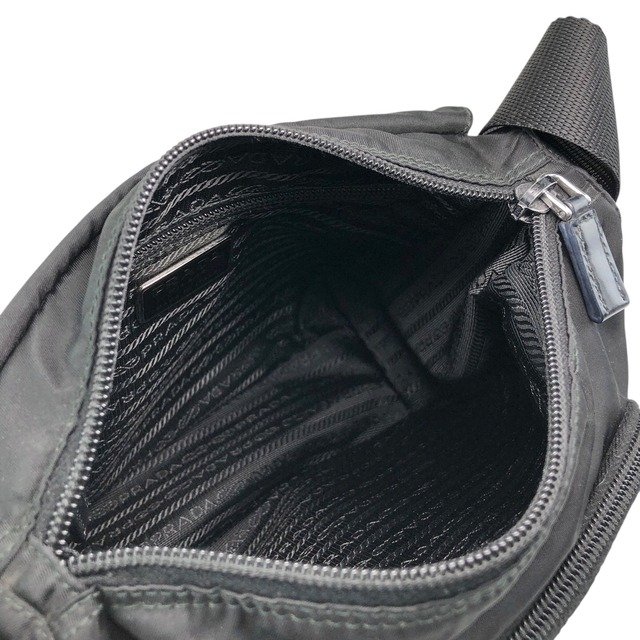 PRADA プラダ ショルダーバッグ ブラック トライアングルロゴ フロントバックル ナイロン サイドポケット vintage ヴィンテージ オールド kvcc4s