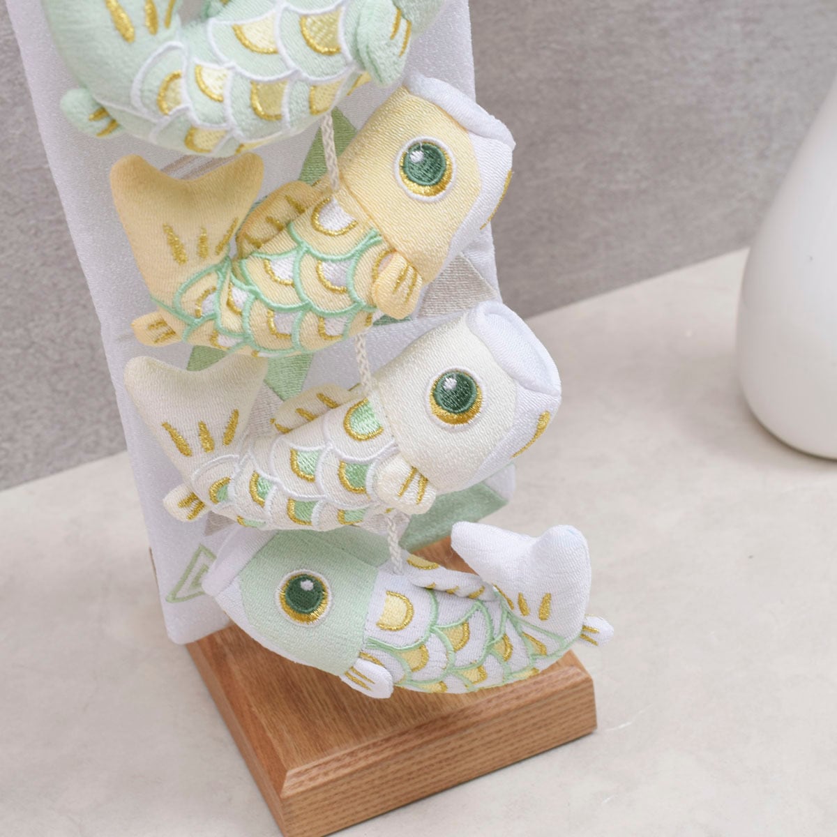 鯉のつるし飾り【ほのか鯉 萌黄 】コンパクト｜おしゃれ｜モダン