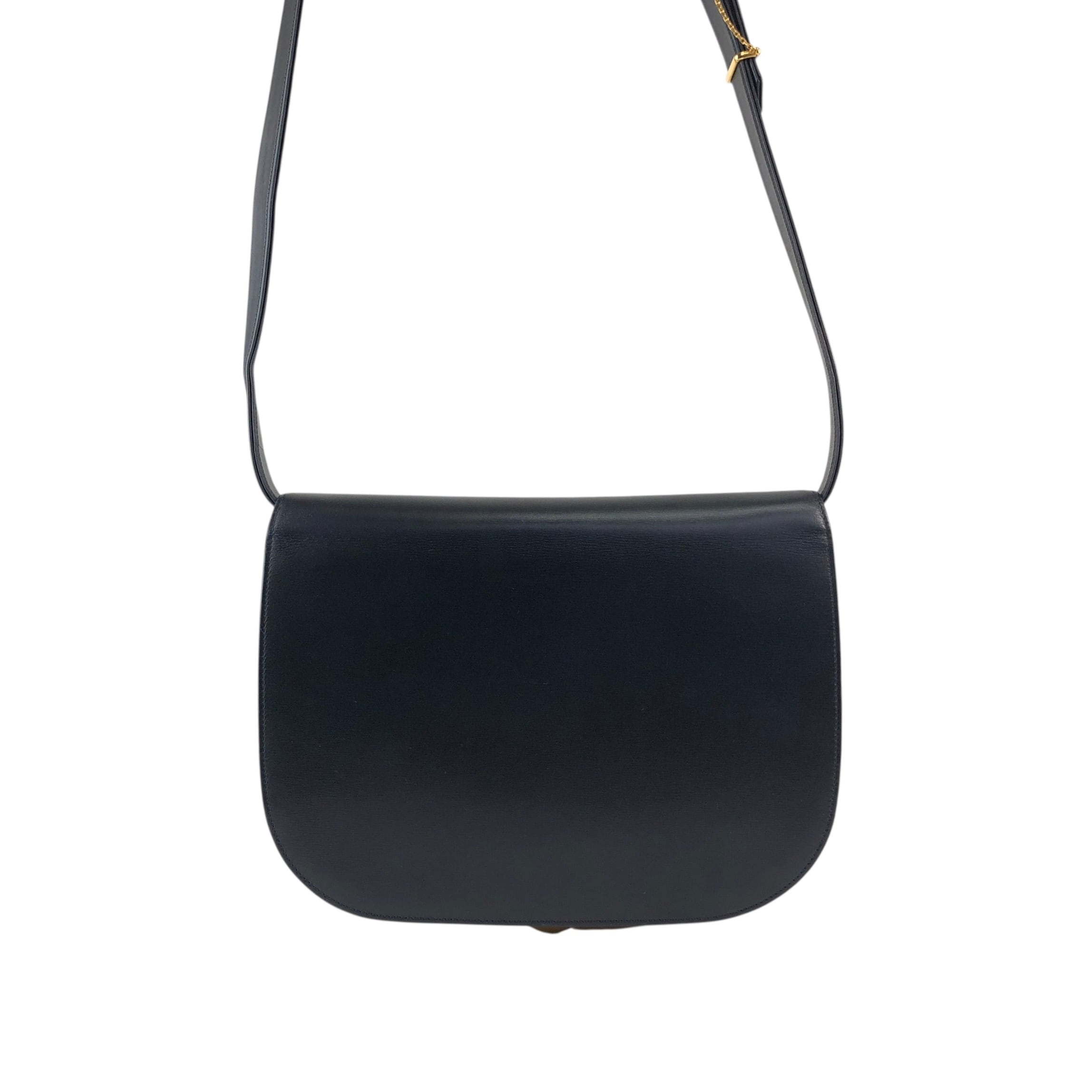 美品 カルティエ レザー ショルダーバッグ サファイアライン ロゴ型押し 紺 美品 カルティエ レザー ショルダーバッグ サファイアライン ロゴ型押し 紺